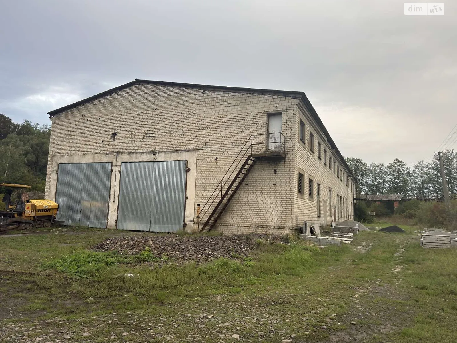 Сдается в аренду объект сферы услуг 1045.2 кв. м в 1-этажном здании, цена: 1000 $ - фото 1