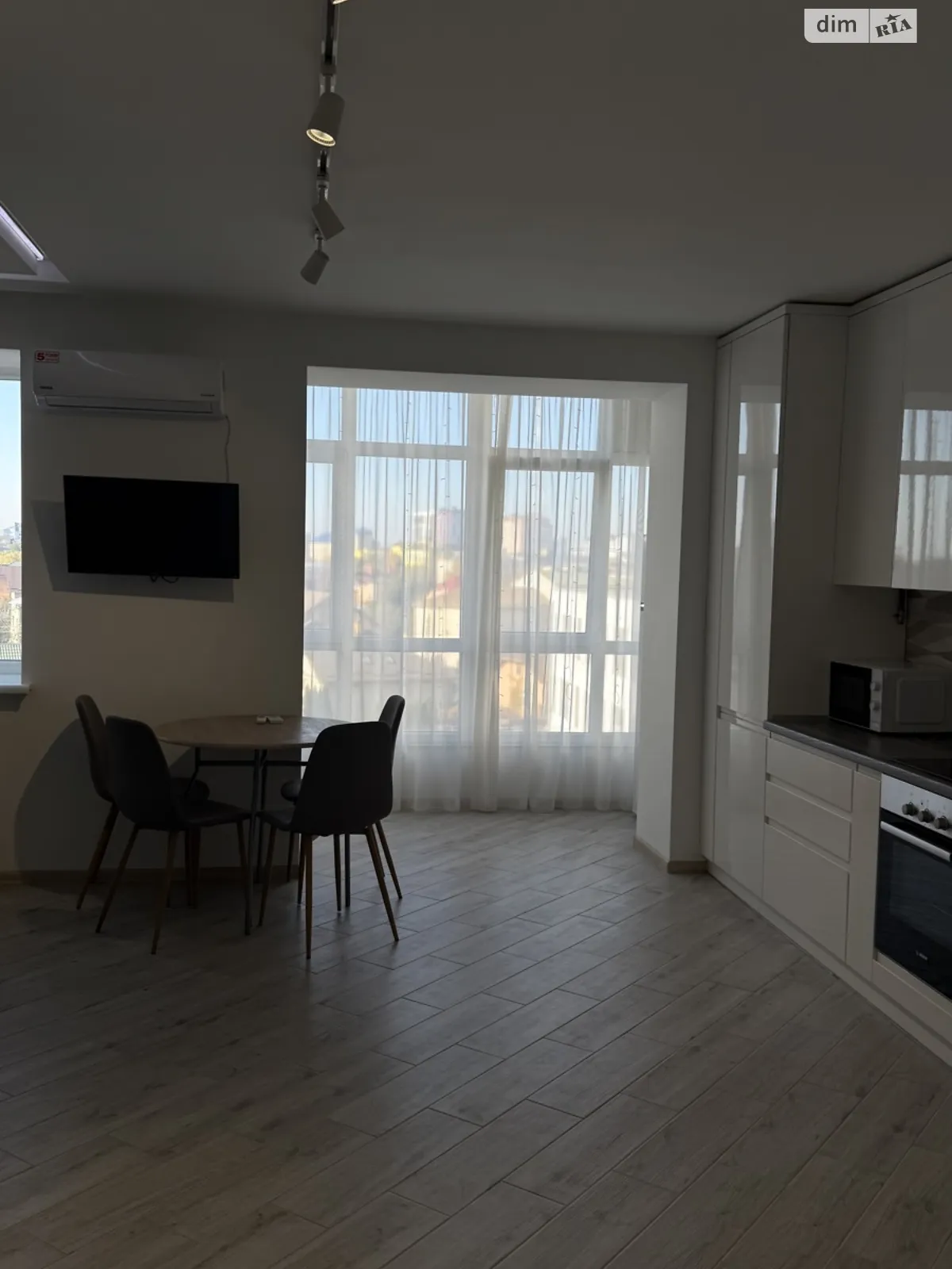 Сдается в аренду 1-комнатная квартира 44 кв. м в, цена: 400 $ - фото 1