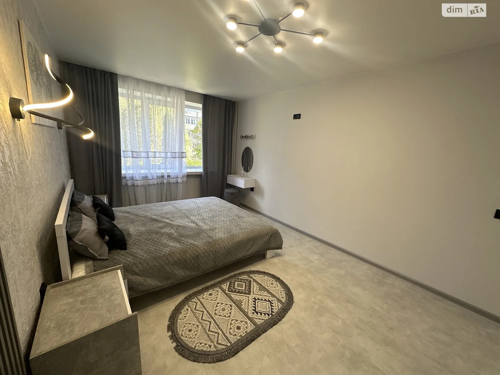 Продается 2-комнатная квартира 58 кв. м в Черновцах, ул. Героев Майдана, 107 - фото 1