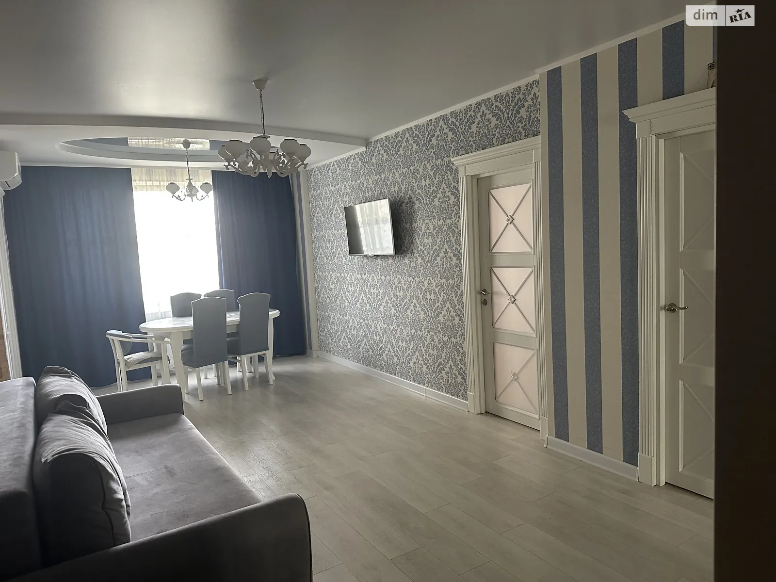 Продається 2-кімнатна квартира 70.5 кв. м у Крижанівка, вул. Захисників України(Генерала Бочарова), 44А - фото 1