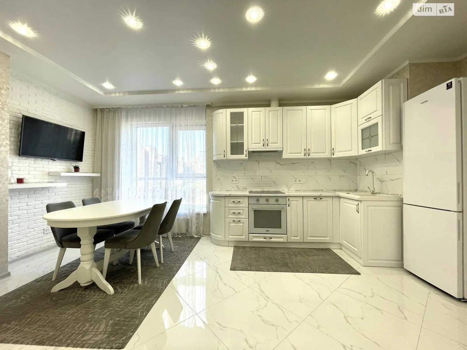 Сдается в аренду 2-комнатная квартира 70.4 кв. м в Киеве, ул. Антоновича(Горького), 109 - фото 1