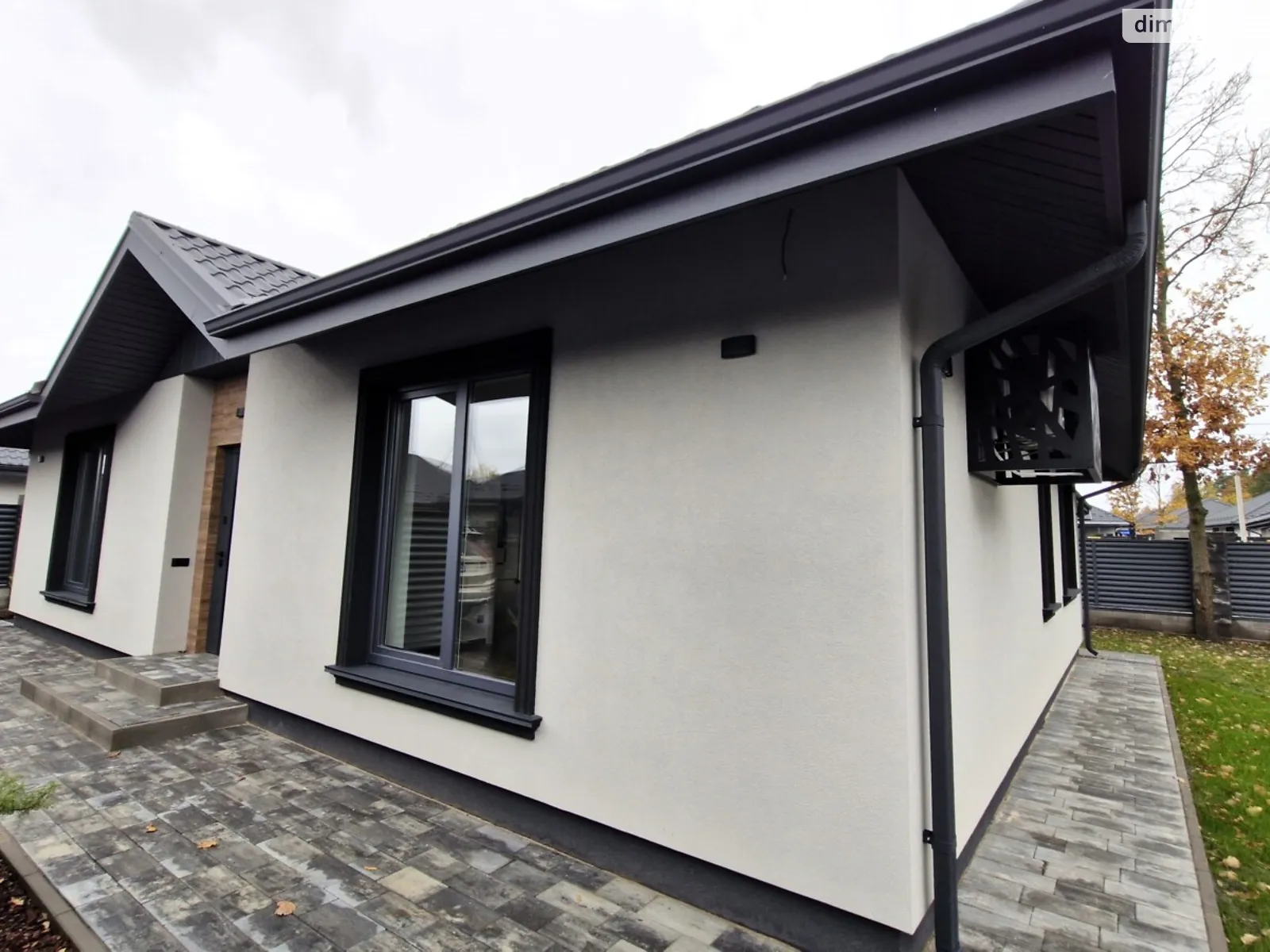 Продается одноэтажный дом 100 кв. м с баней/сауной, цена: 180000 $ - фото 1