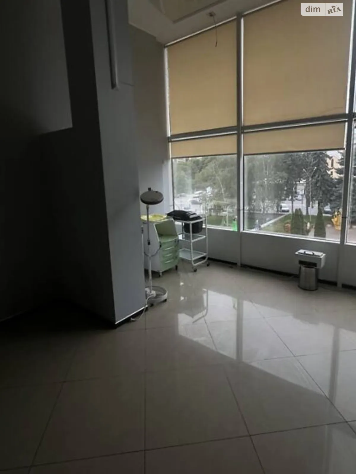 Сдается в аренду офис 17 кв. м в бизнес-центре, цена: 8500 грн - фото 1