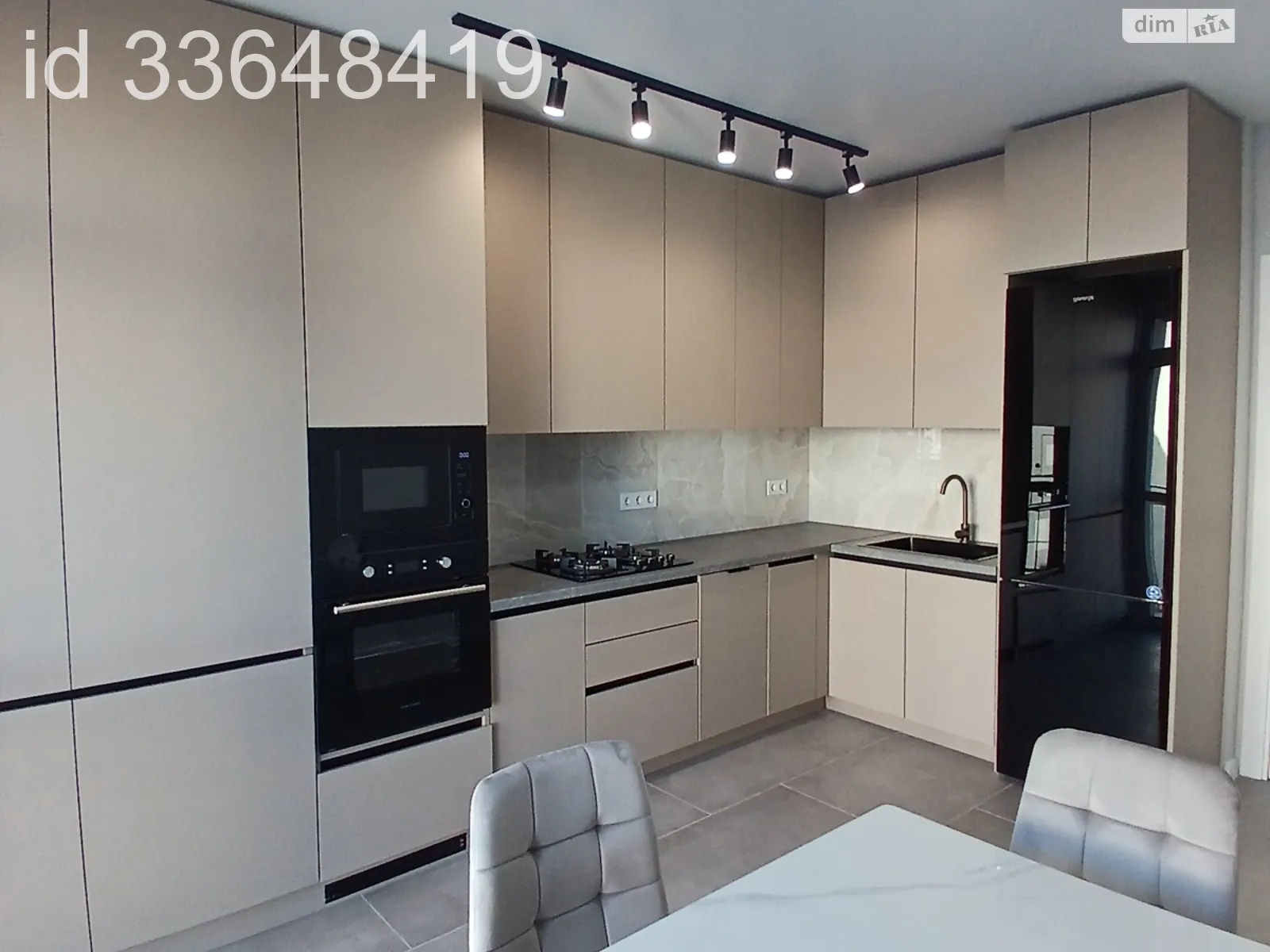 Сдается в аренду 2-комнатная квартира 68 кв. м в, цена: 550 $ - фото 1