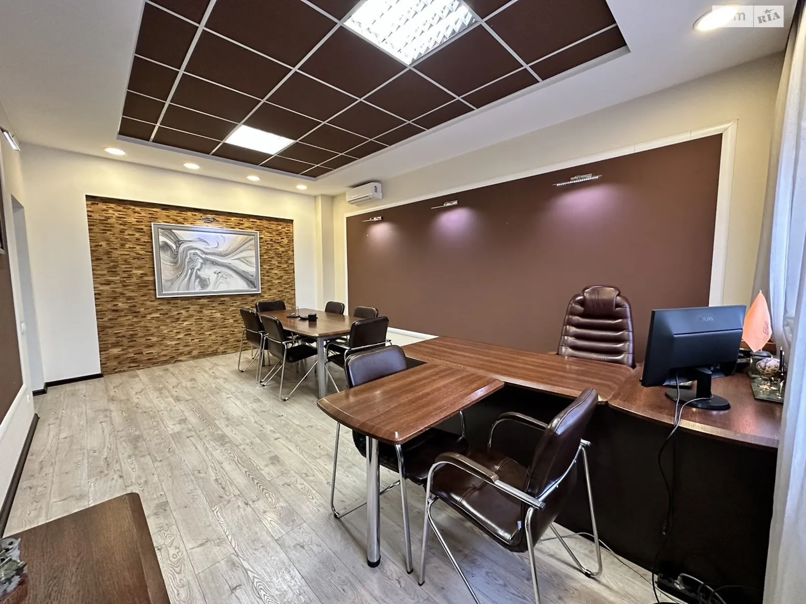 Сдается в аренду офис 165 кв. м в бизнес-центре, цена: 40000 грн - фото 1