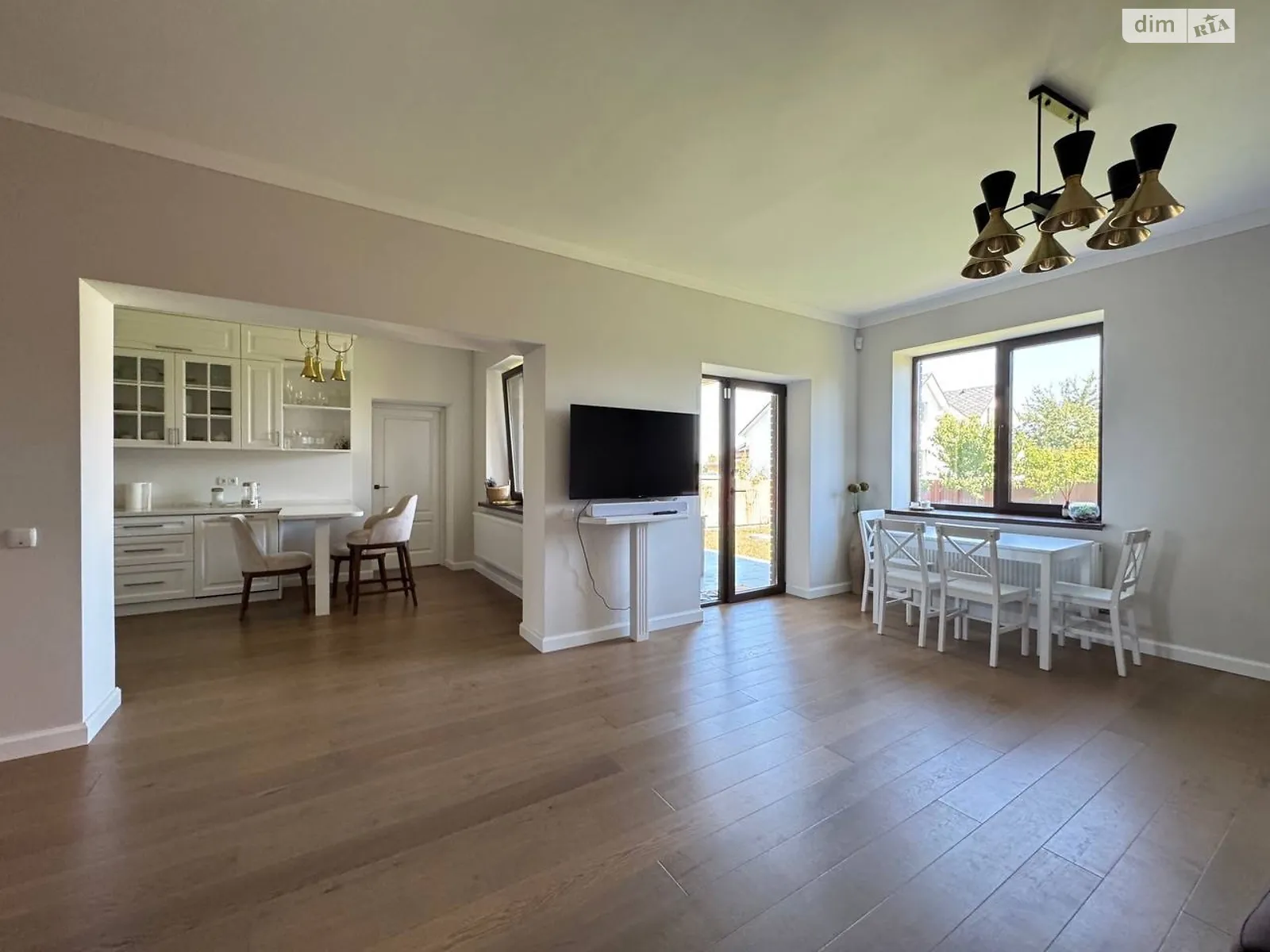 Сдается в аренду дом на 2 этажа 170 кв. м с террасой, цена: 2200 $ - фото 1
