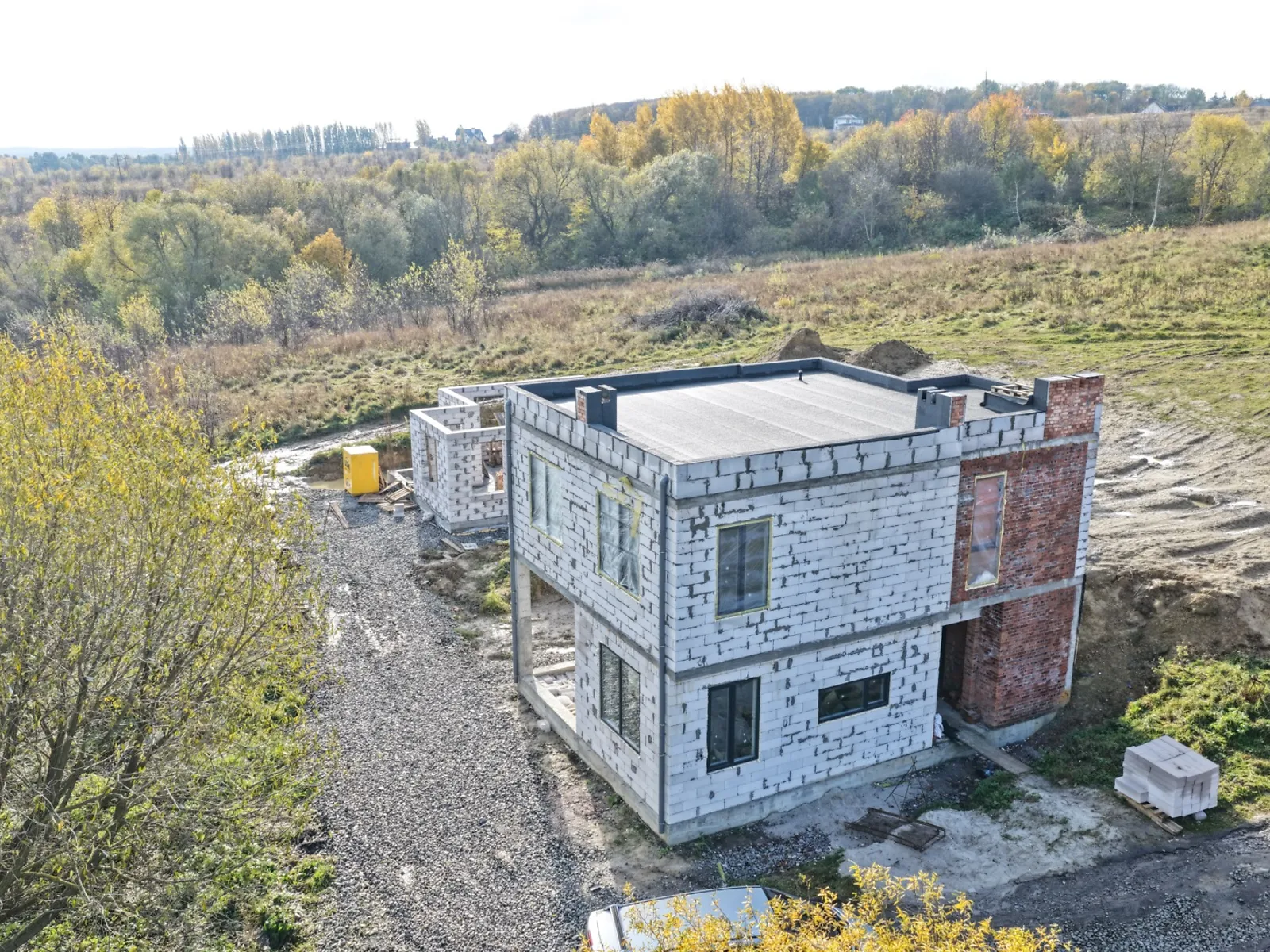 Продается дом на 2 этажа 110 кв. м с бассейном, цена: 60000 $ - фото 1