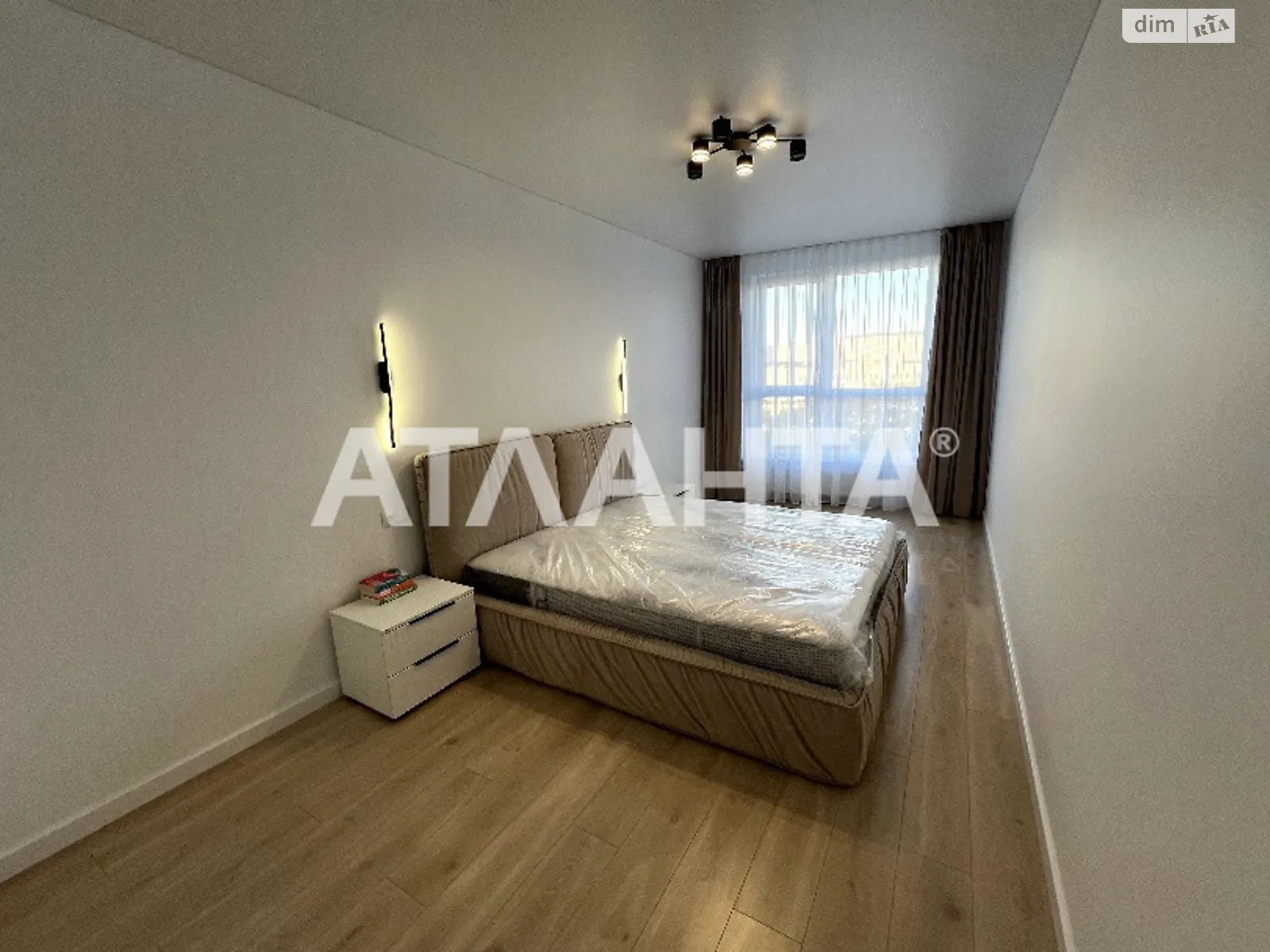 Продається 1-кімнатна квартира 57 кв. м у Львові, вул. Мікльоша Карла - фото 1