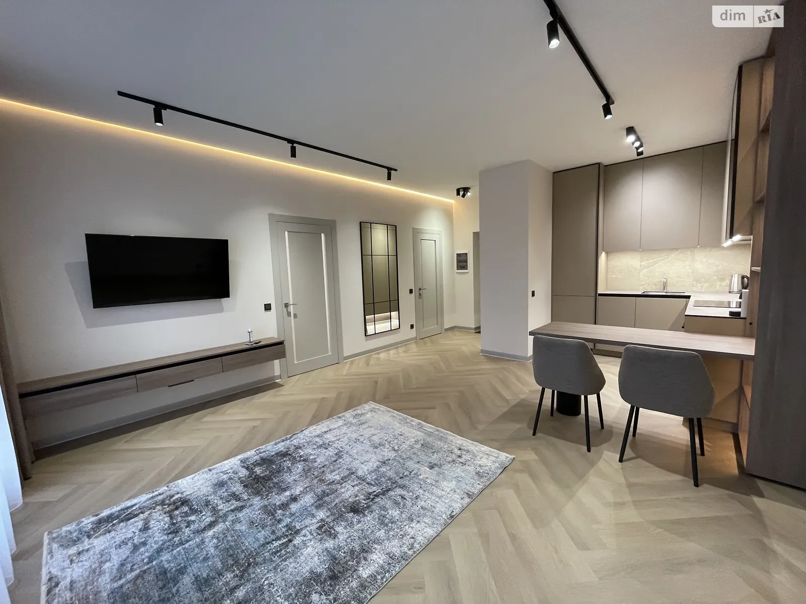 Продається 1-кімнатна квартира 45 кв. м у Минаї, вул. Августина Волошина, 22 - фото 1