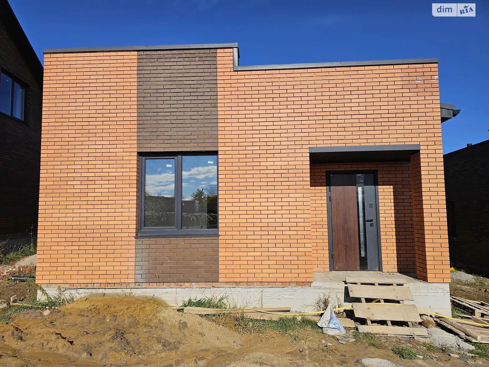 Продається одноповерховий будинок 103 кв. м з каміном, цена: 84000 $ - фото 1