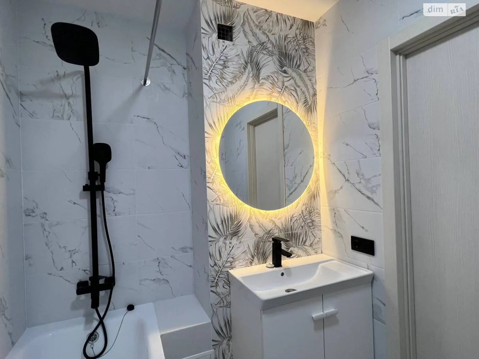 Продается 1-комнатная квартира 49 кв. м в, цена: 62000 $ - фото 1