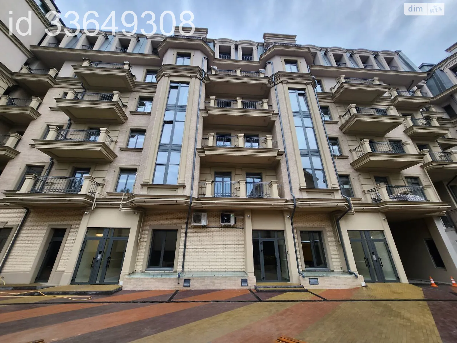 Продається 1-кімнатна квартира 52 кв. м у Одесі, Фонтанська дор. - фото 1