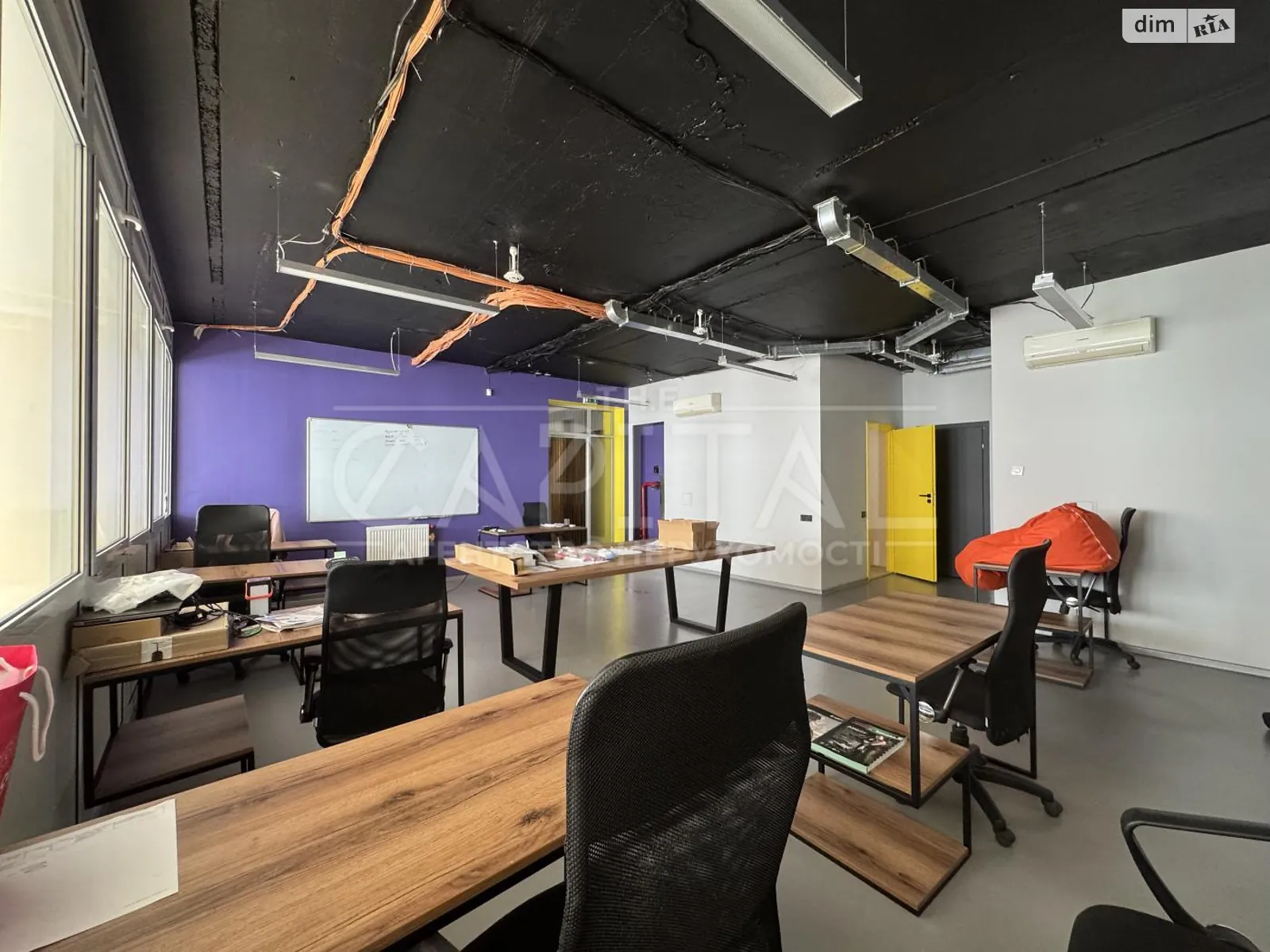 Сдается в аренду офис 270 кв. м в бизнес-центре, цена: 2000 $ - фото 1