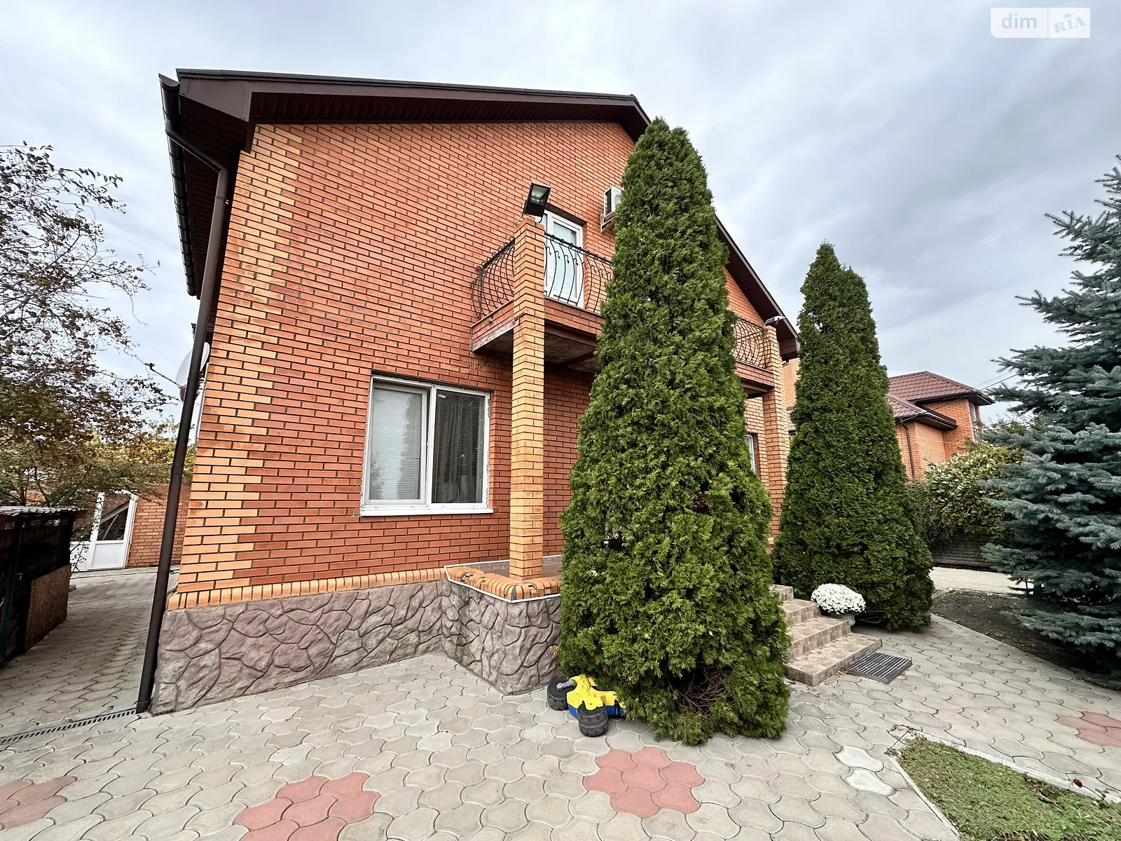 Продается дом на 2 этажа 218 кв. м с мансардой, цена: 80000 $ - фото 1