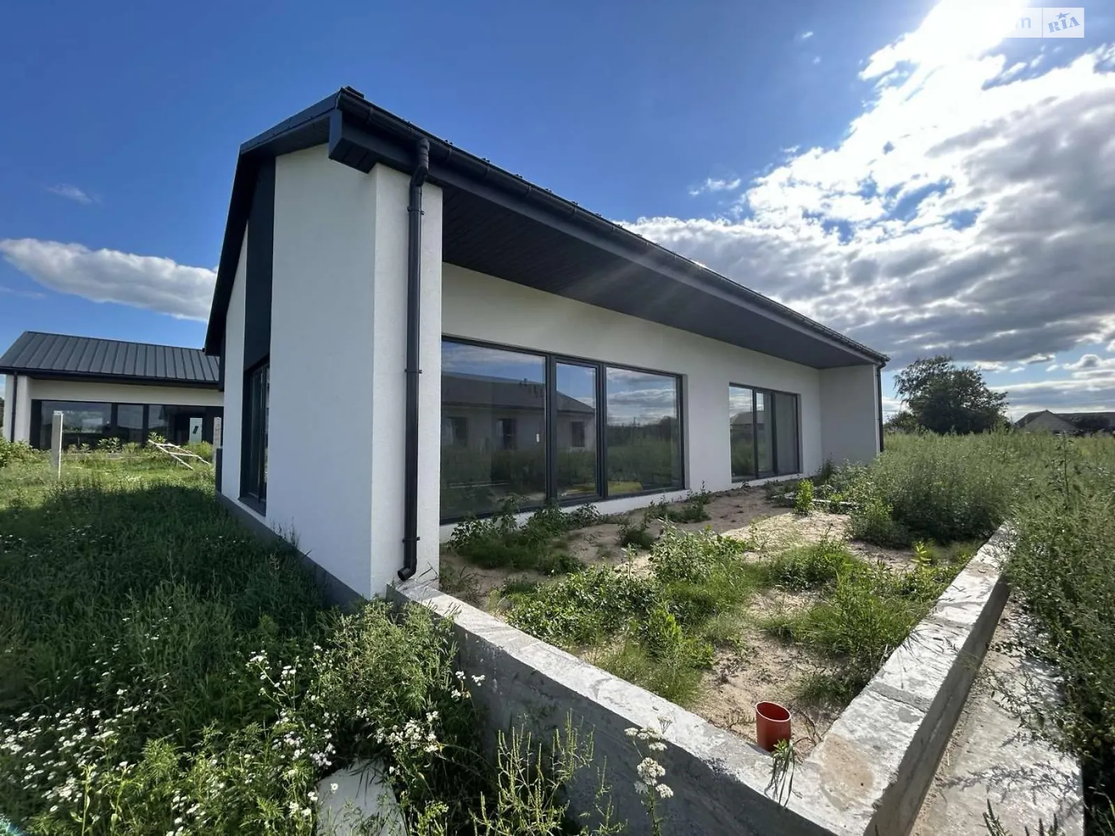 Продается одноэтажный дом 120 кв. м с гаражом, цена: 89000 $ - фото 1