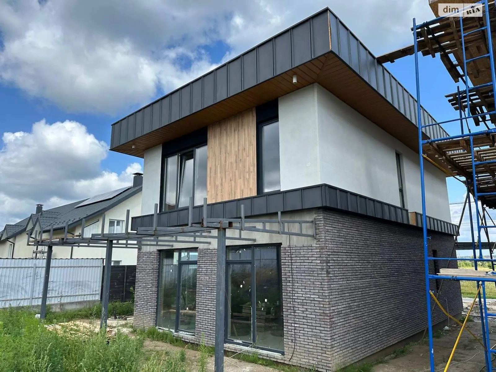 Продается дом на 2 этажа 150 кв. м с подвалом, цена: 165000 $ - фото 1