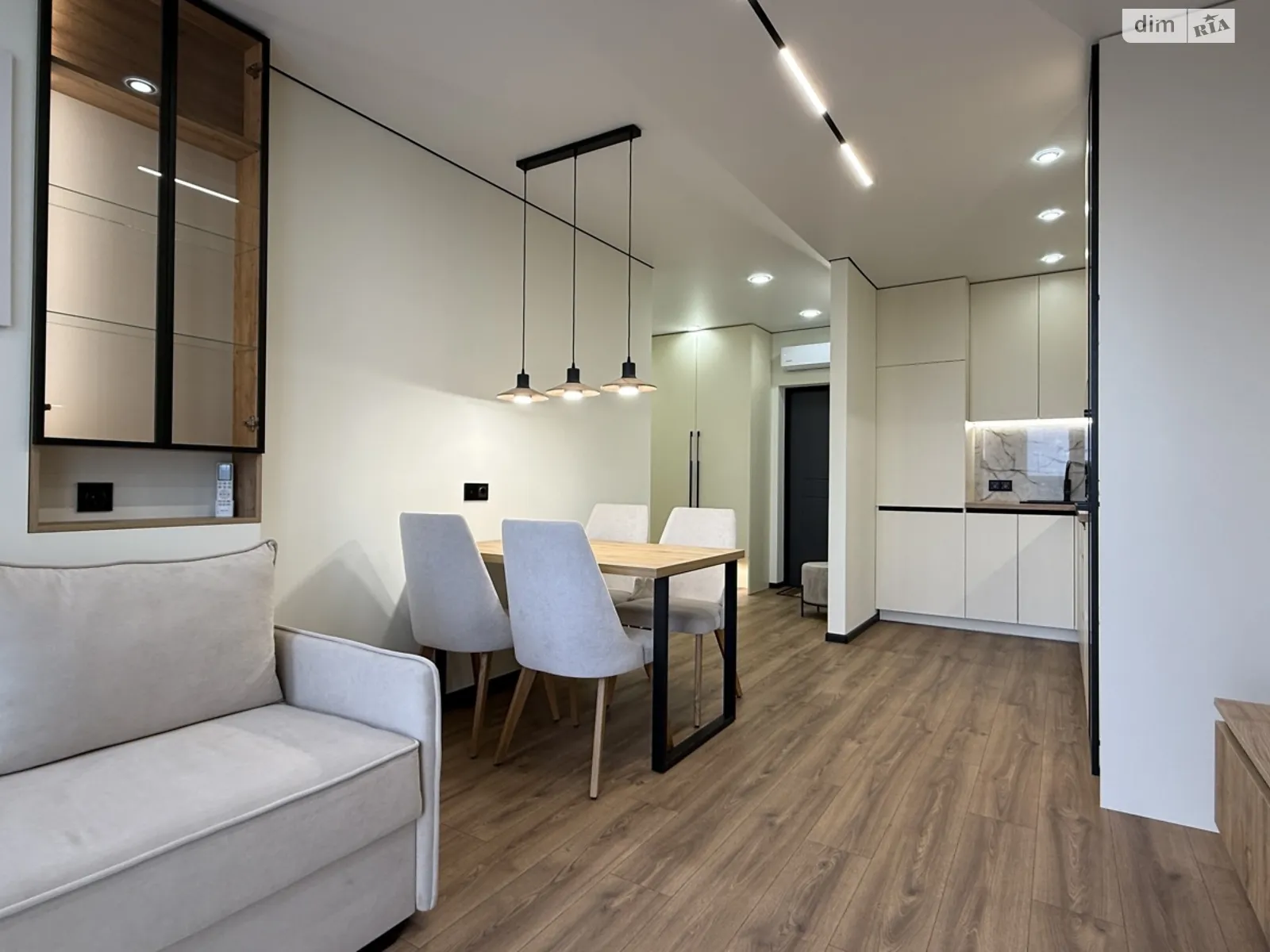 Продается 1-комнатная квартира 43 кв. м в Львове, ул. Вашингтона Джорджа, 1 - фото 1