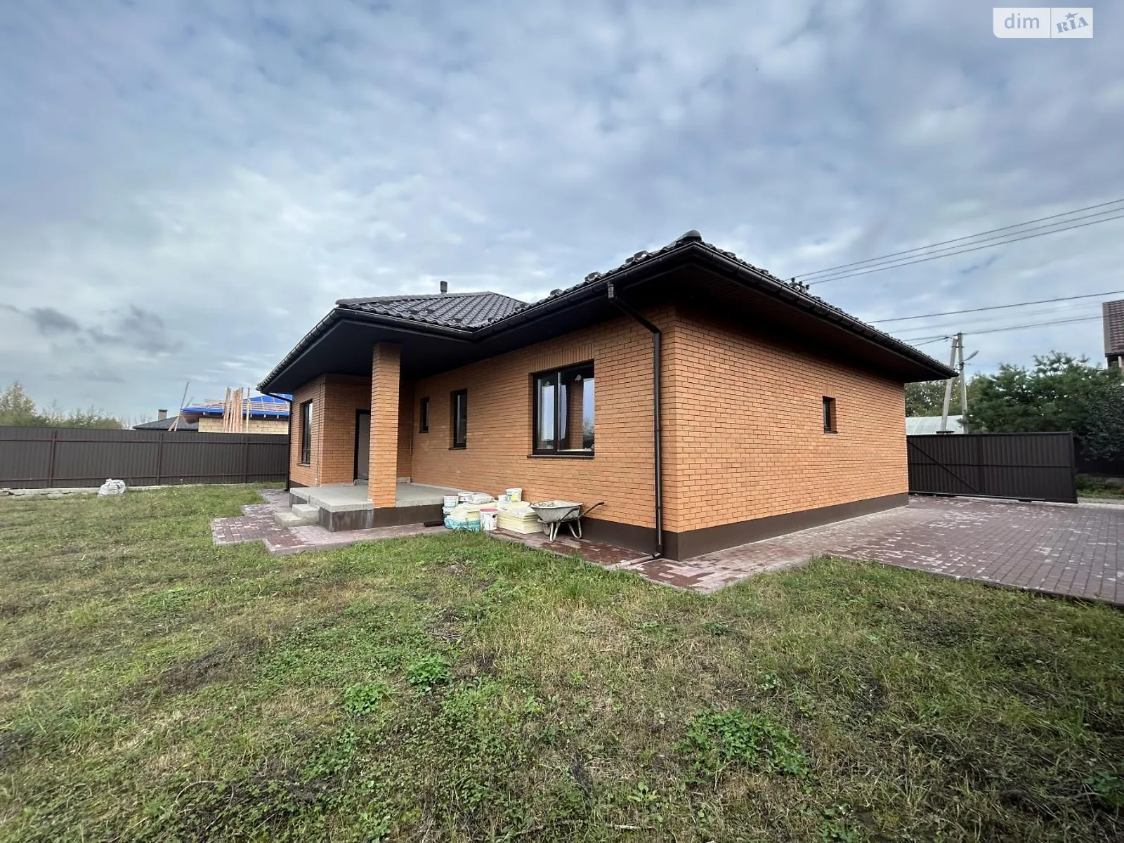 Продается одноэтажный дом 127 кв. м с беседкой, цена: 138000 $ - фото 1