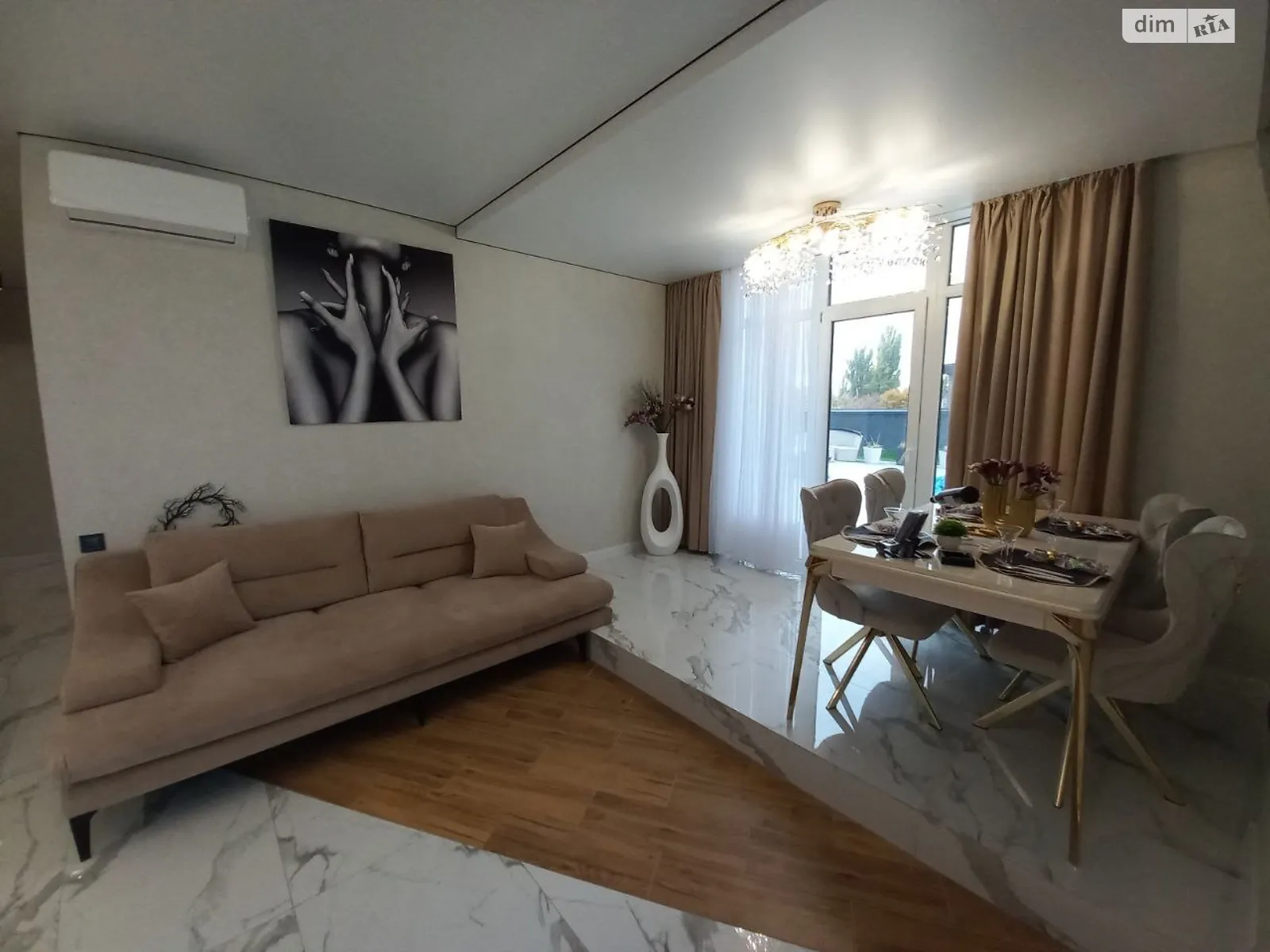 Продается 2-комнатная квартира 64 кв. м в Одессе, ул. Академика Филатова, 2 Корпус 2 - фото 1