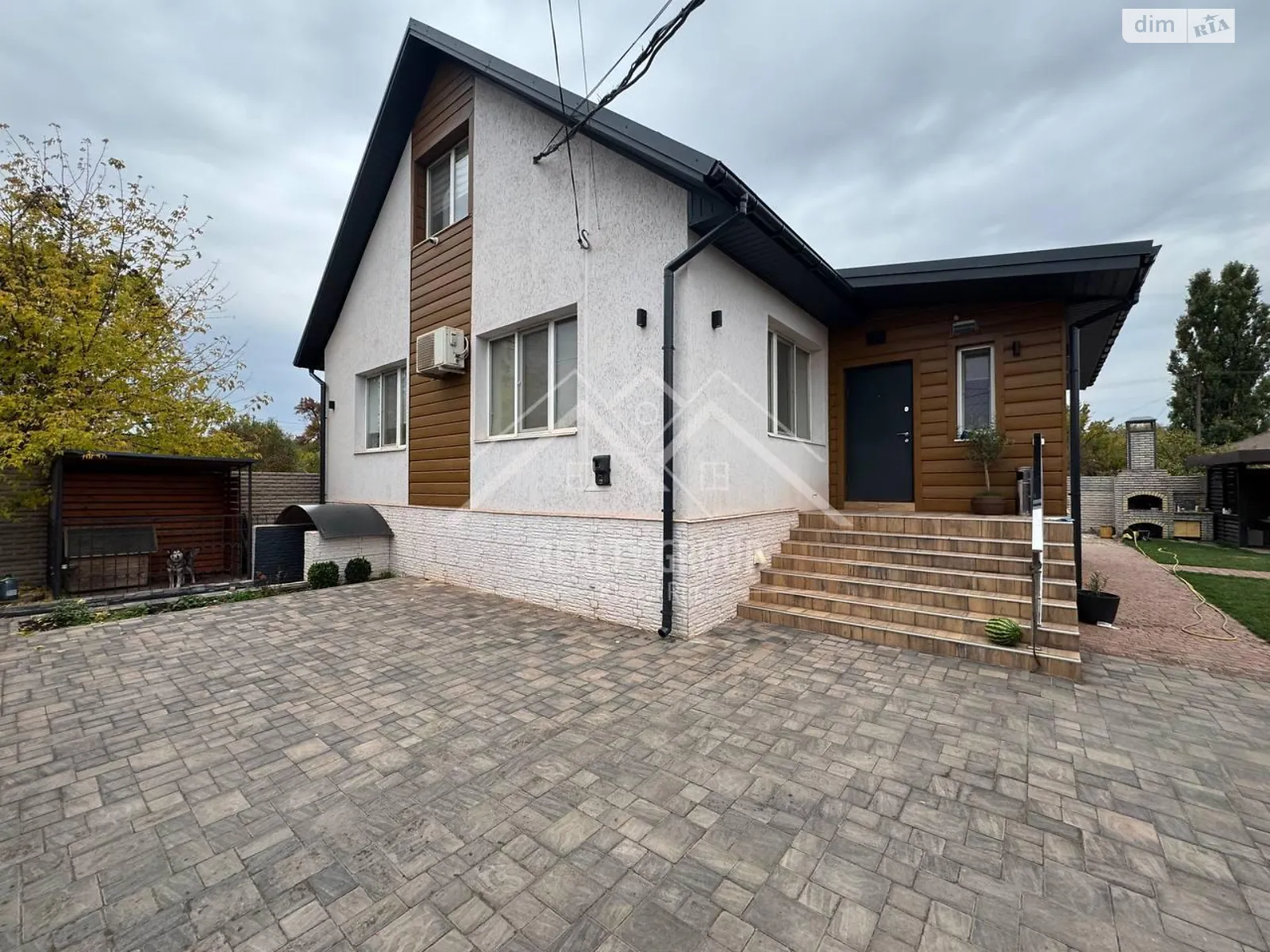 Продается дом на 2 этажа 140 кв. м с мансардой, цена: 120000 $ - фото 1