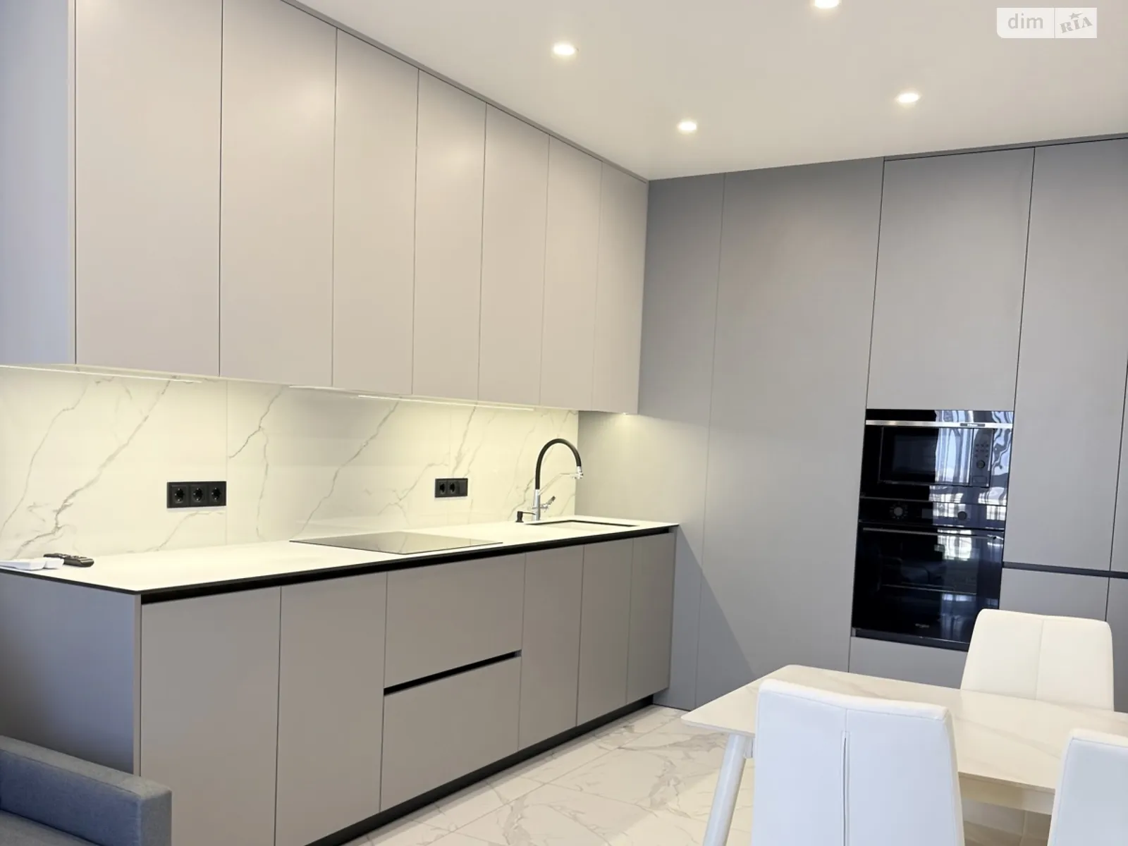 Продается 2-комнатная квартира 62.7 кв. м в Киеве, ул. Всеволода Змиенко, 19 - фото 1