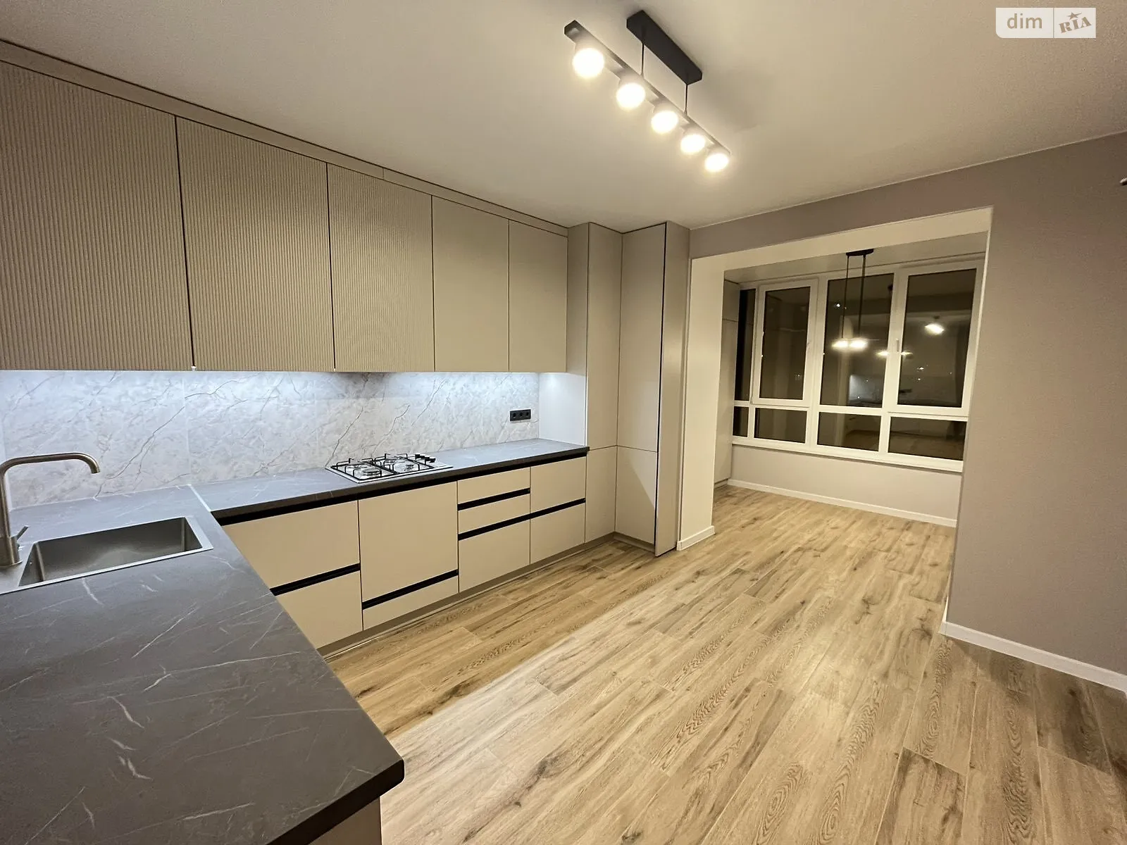 Продается 2-комнатная квартира 80.7 кв. м в Хмельницком, ул. Винницкая - фото 1