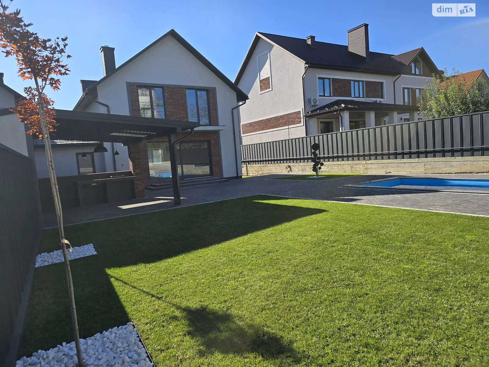 Продается дом на 2 этажа 165 кв. м с балконом, цена: 145000 $ - фото 1