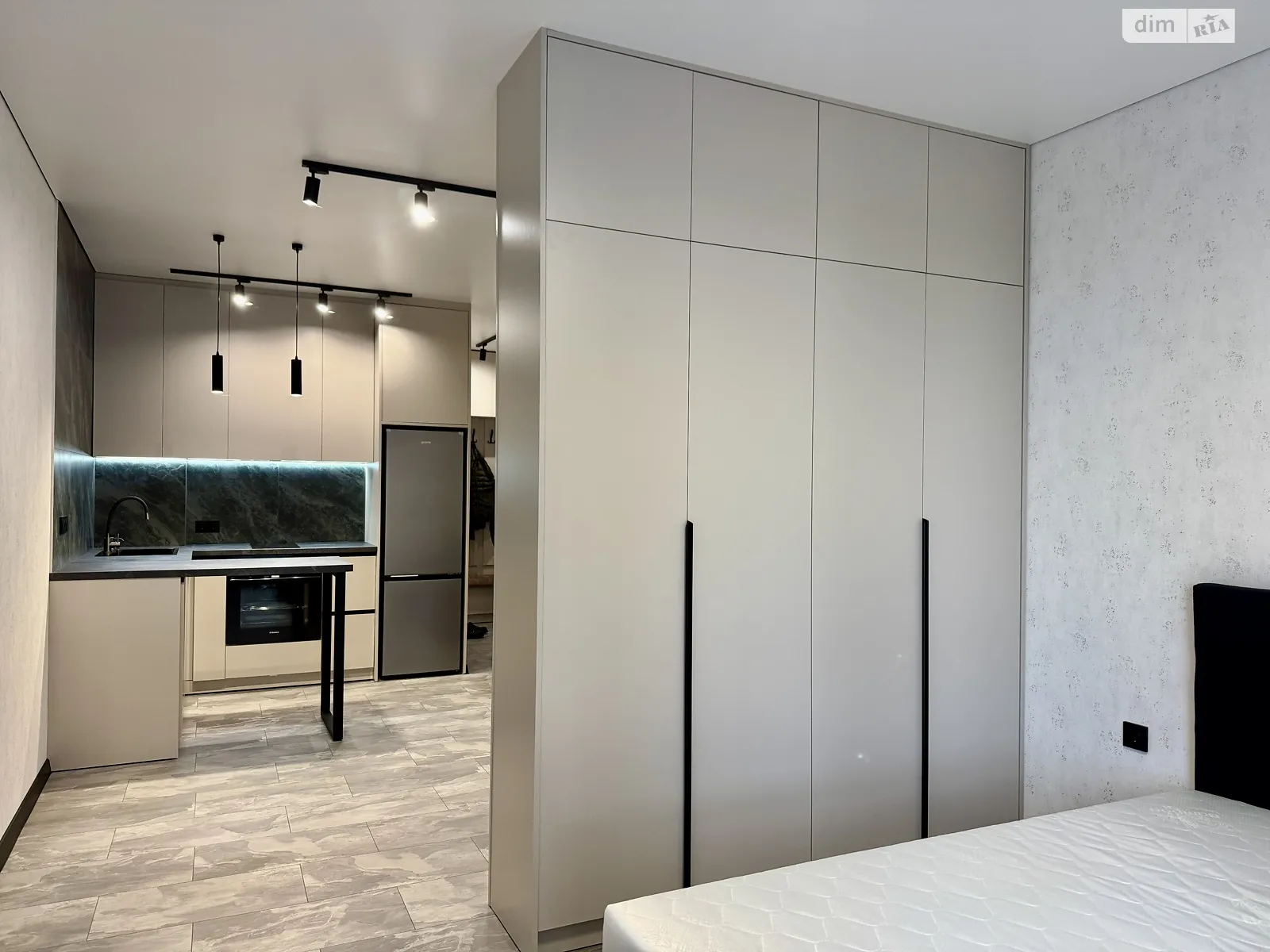 Продається 1-кімнатна квартира 34 кв. м у Ірпені, вул. Літературна(Чехова), 1В - фото 1