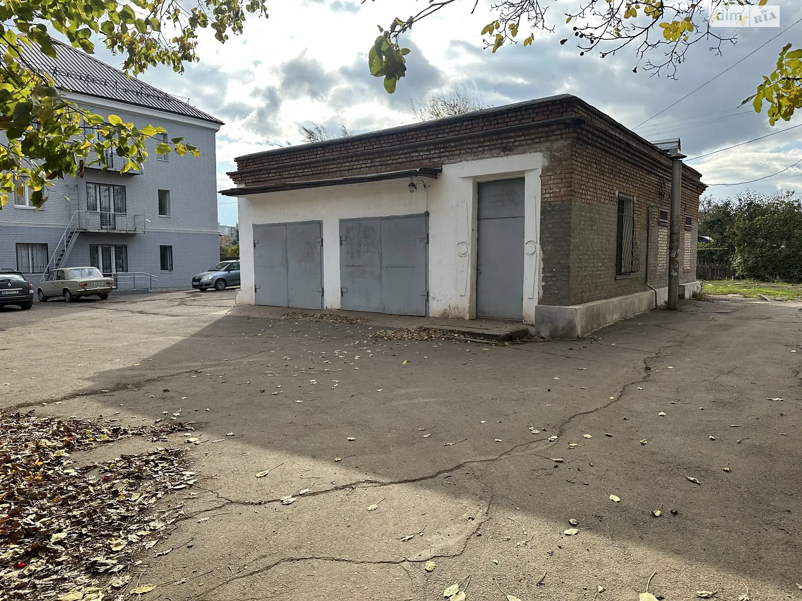 Продается отдельно стоящий гараж под бус на 135 кв. м, цена: 24500 $ - фото 1