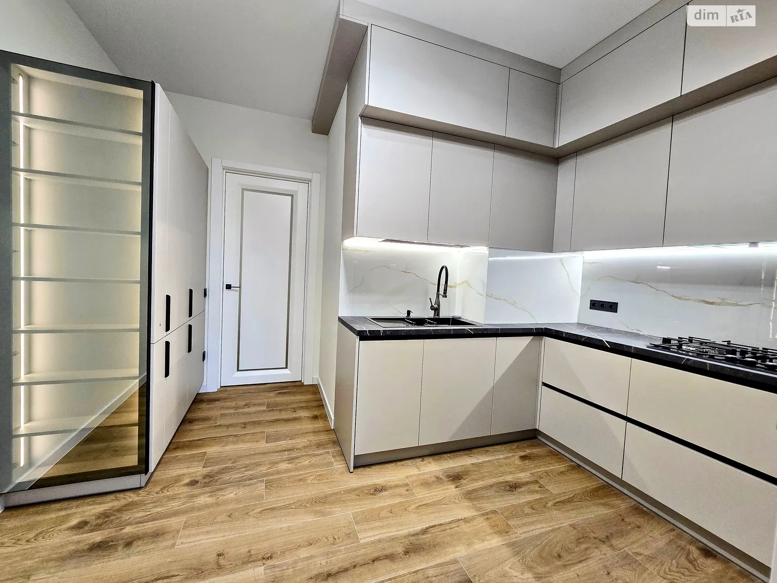 Здається в оренду 2-кімнатна квартира 80 кв. м у Чернівцях, вул. Першотравнева - фото 1