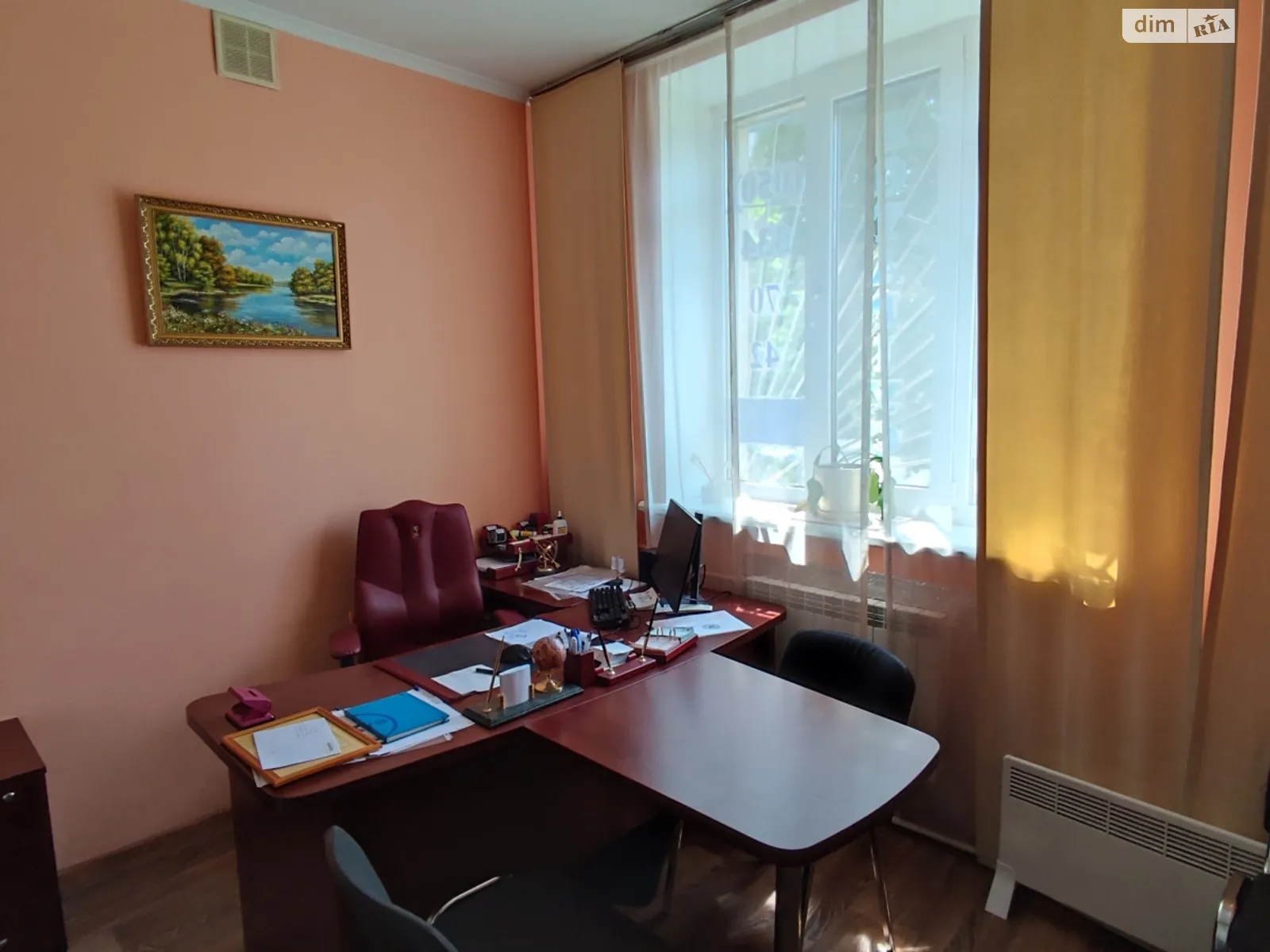 Сдается в аренду офис 36.8 кв. м в бизнес-центре, цена: 19000 грн - фото 1