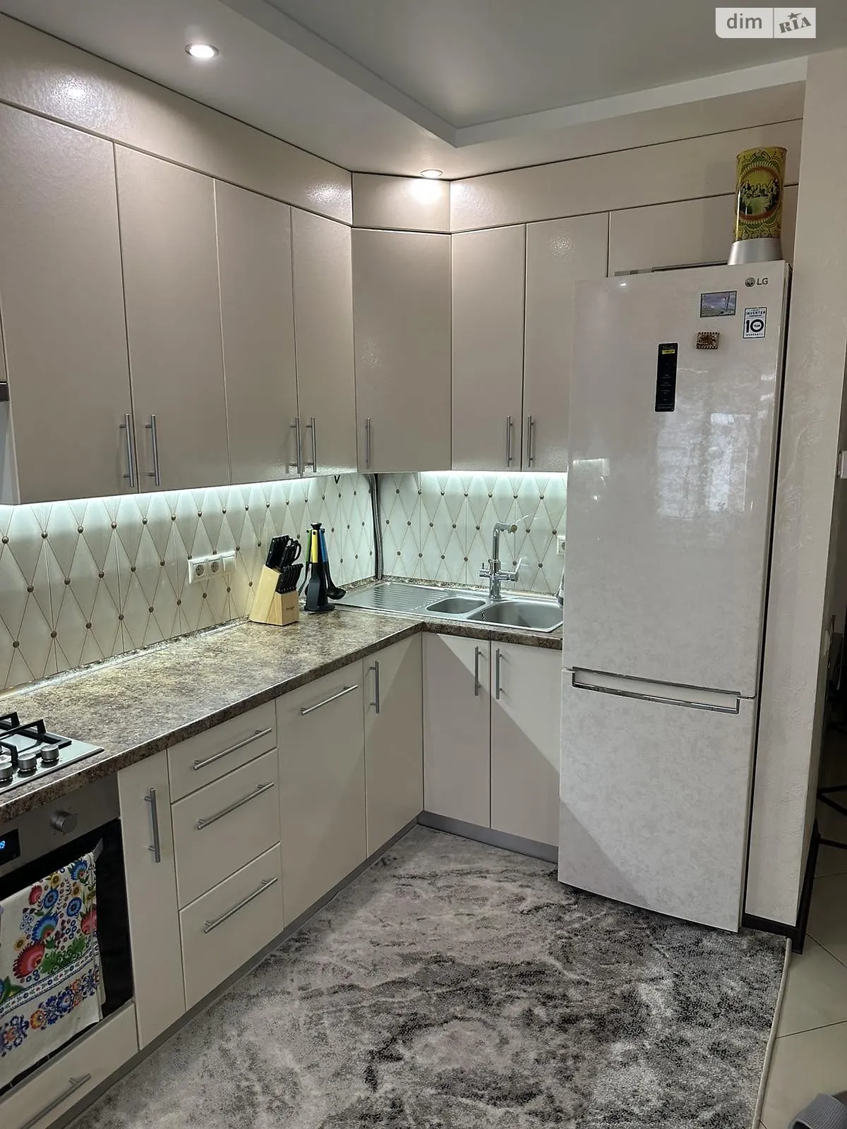 Продается 3-комнатная квартира 93 кв. м в Михайловке-Рубежовке, ул. Чубинского, 10 - фото 1