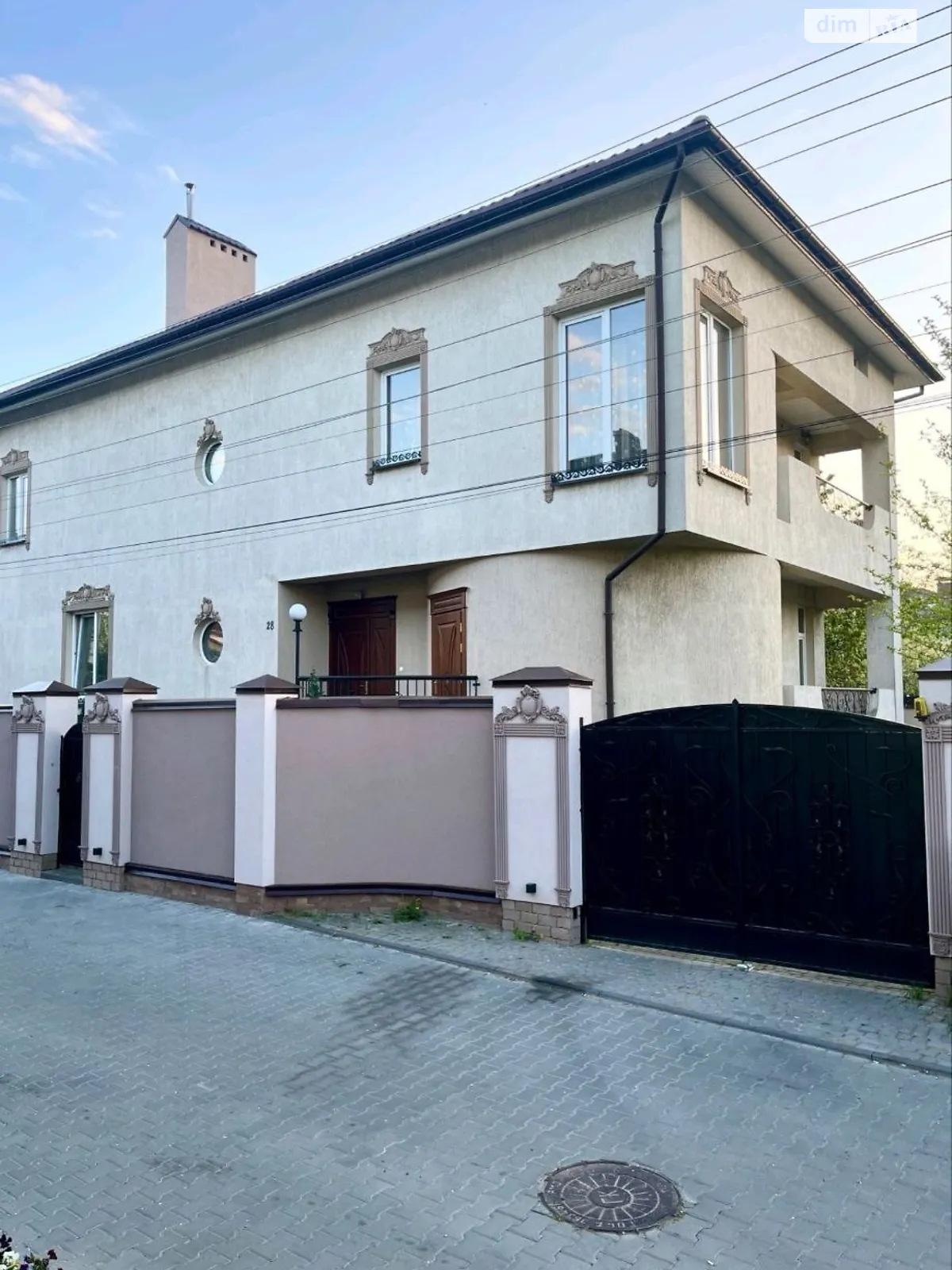 Продается дом на 2 этажа 315.5 кв. м с камином, цена: 325000 $ - фото 1