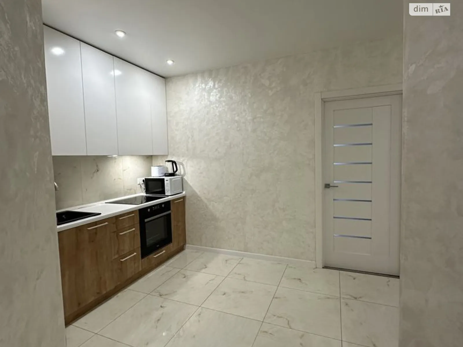 Продается 3-комнатная квартира 67 кв. м в Днепре, ул. Набережная Победы, 44Л - фото 1