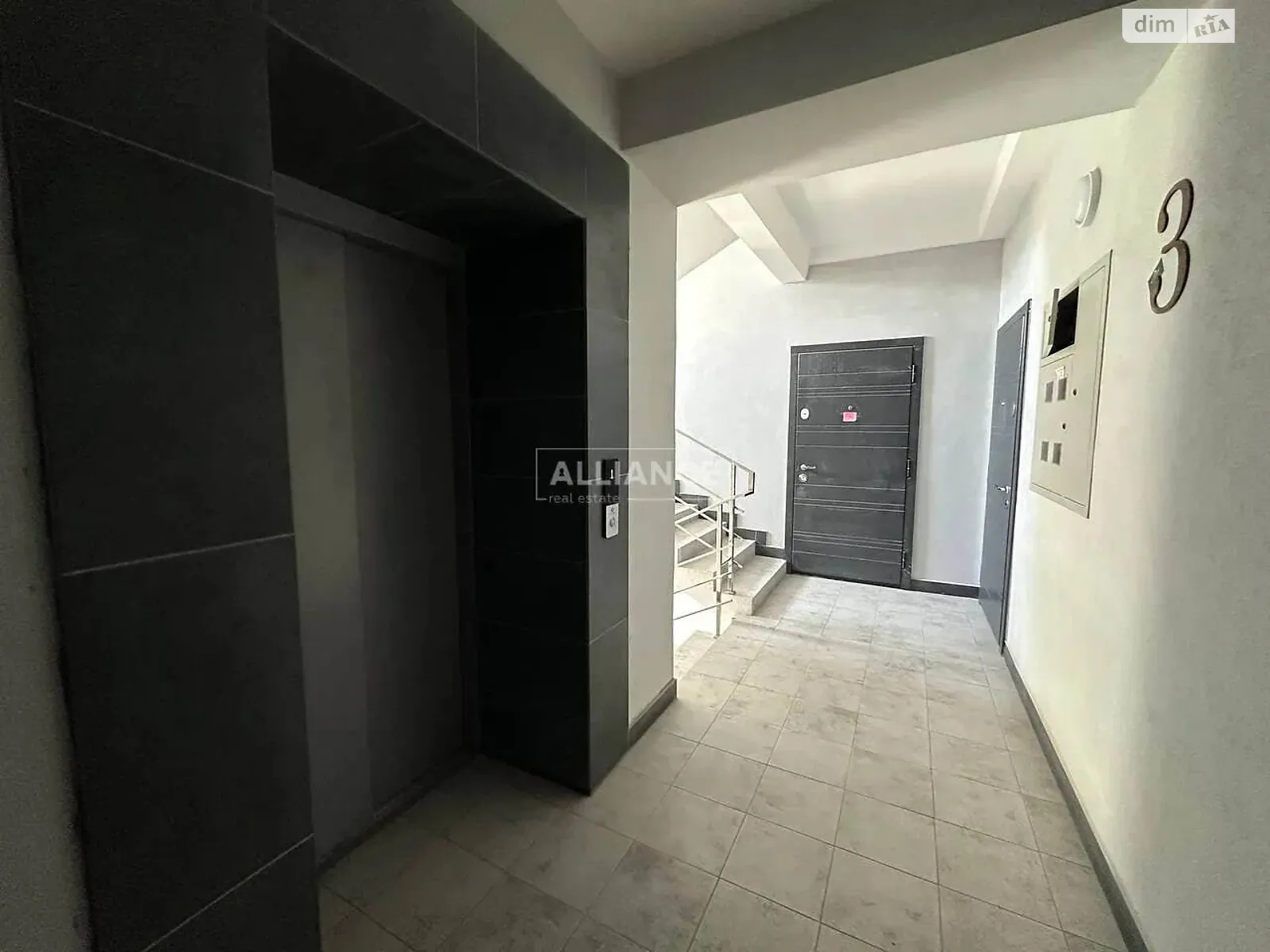 Продається 1-кімнатна квартира 41.8 кв. м у Івано-Франківську, вул. Хмельницького Богдана, 57 - фото 1