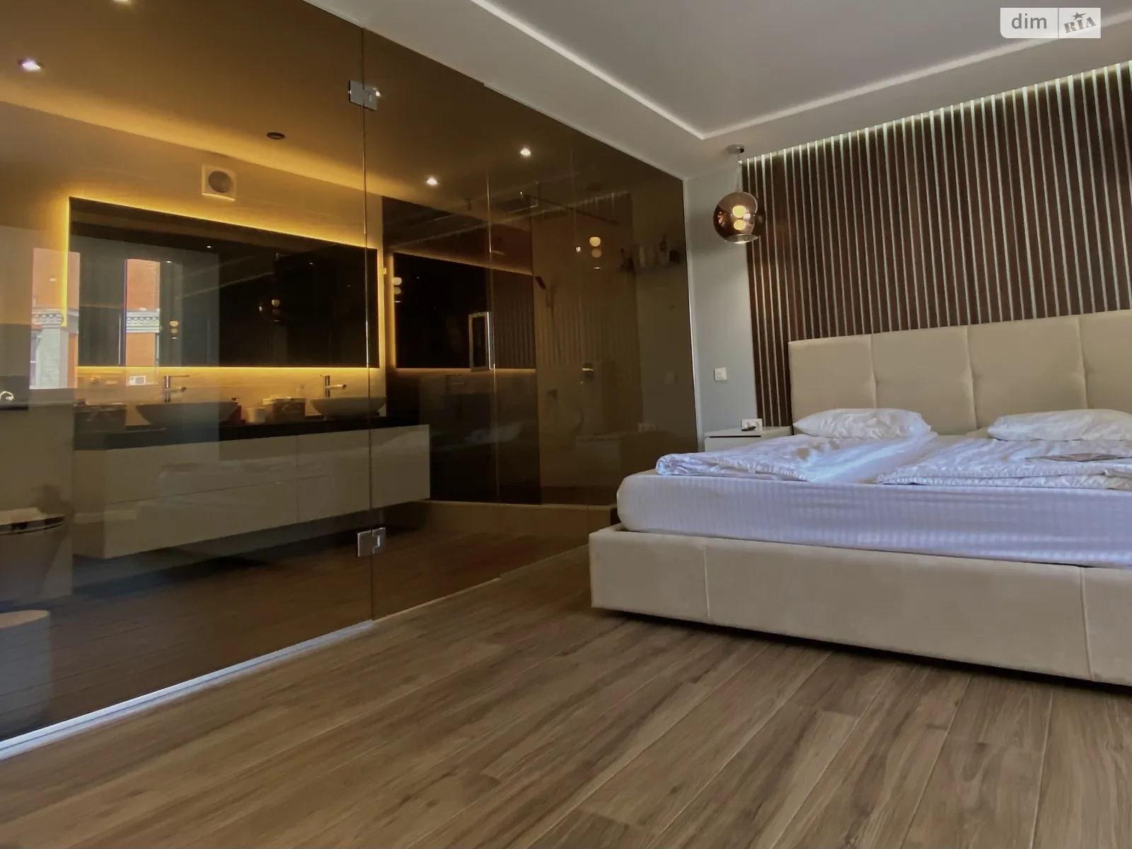 Продається 2-кімнатна квартира 106.7 кв. м у Чернігові, вул. Шевченка, 101А - фото 1