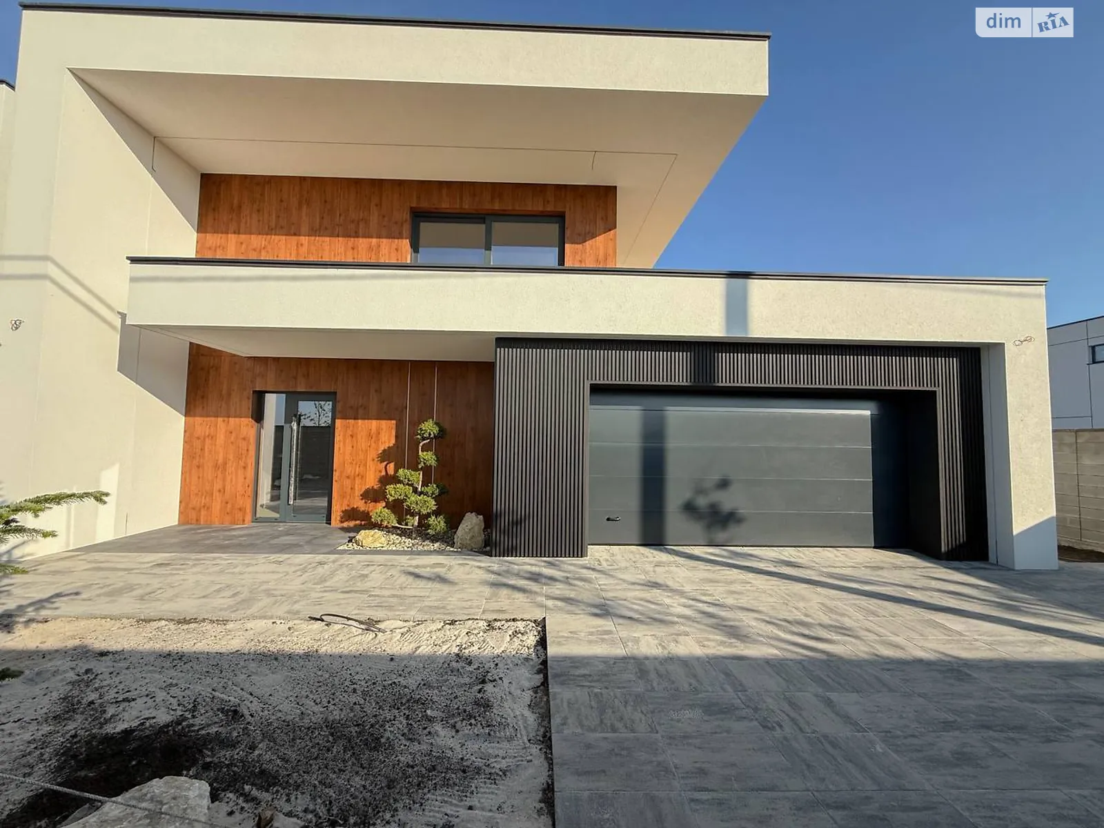 Продается дом на 2 этажа 250 кв. м с балконом, цена: 385000 $ - фото 1
