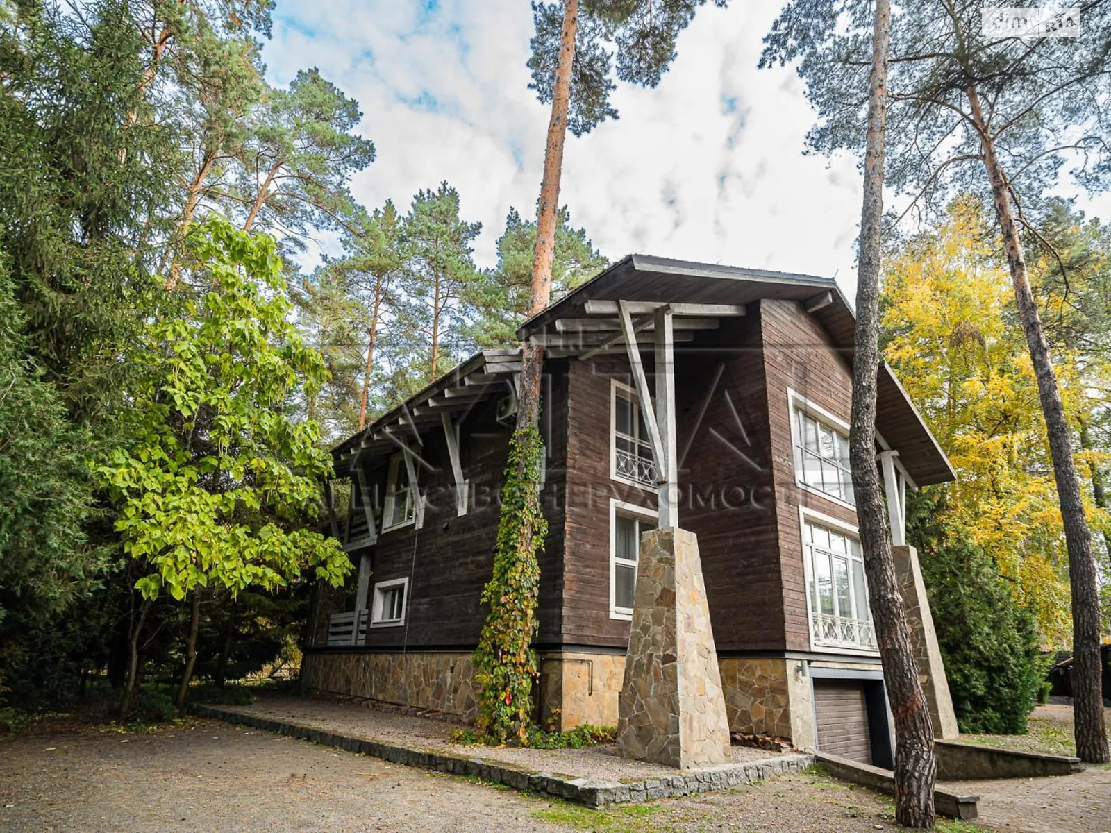 Продается дом на 2 этажа 380 кв. м с мансардой, цена: 300000 $ - фото 1