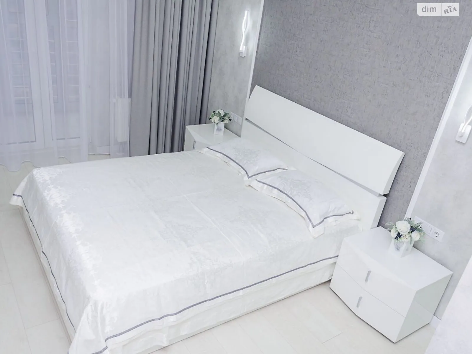 Продается 1-комнатная квартира 50 кв. м в Киеве, ул. Саперное Поле, 14/55 - фото 1