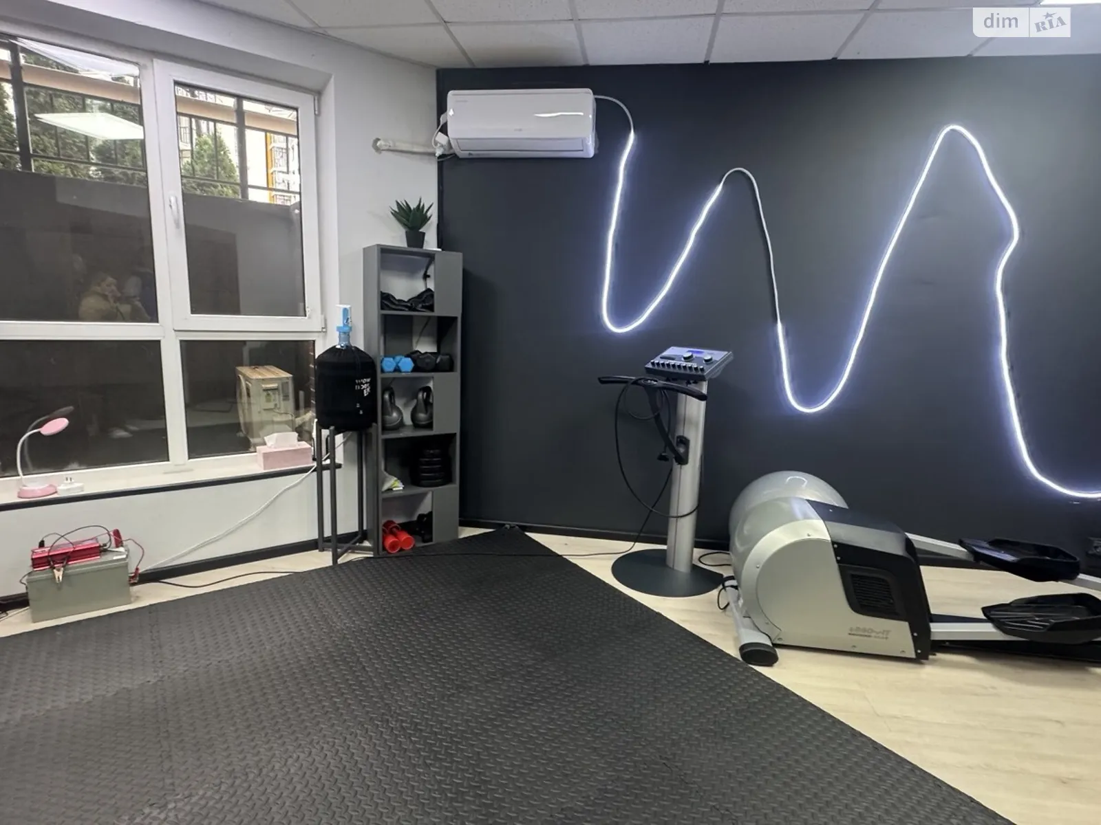 Продается помещения свободного назначения 48.6 кв. м в 10-этажном здании, цена: 53000 $ - фото 1