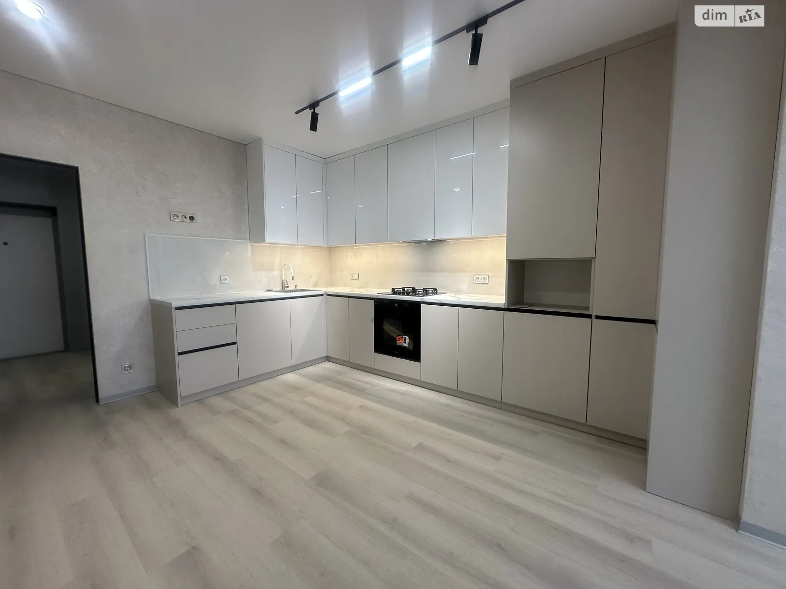 Продается 2-комнатная квартира 70 кв. м в Хмельницком, ул. Винницкая, 1/8Б - фото 1