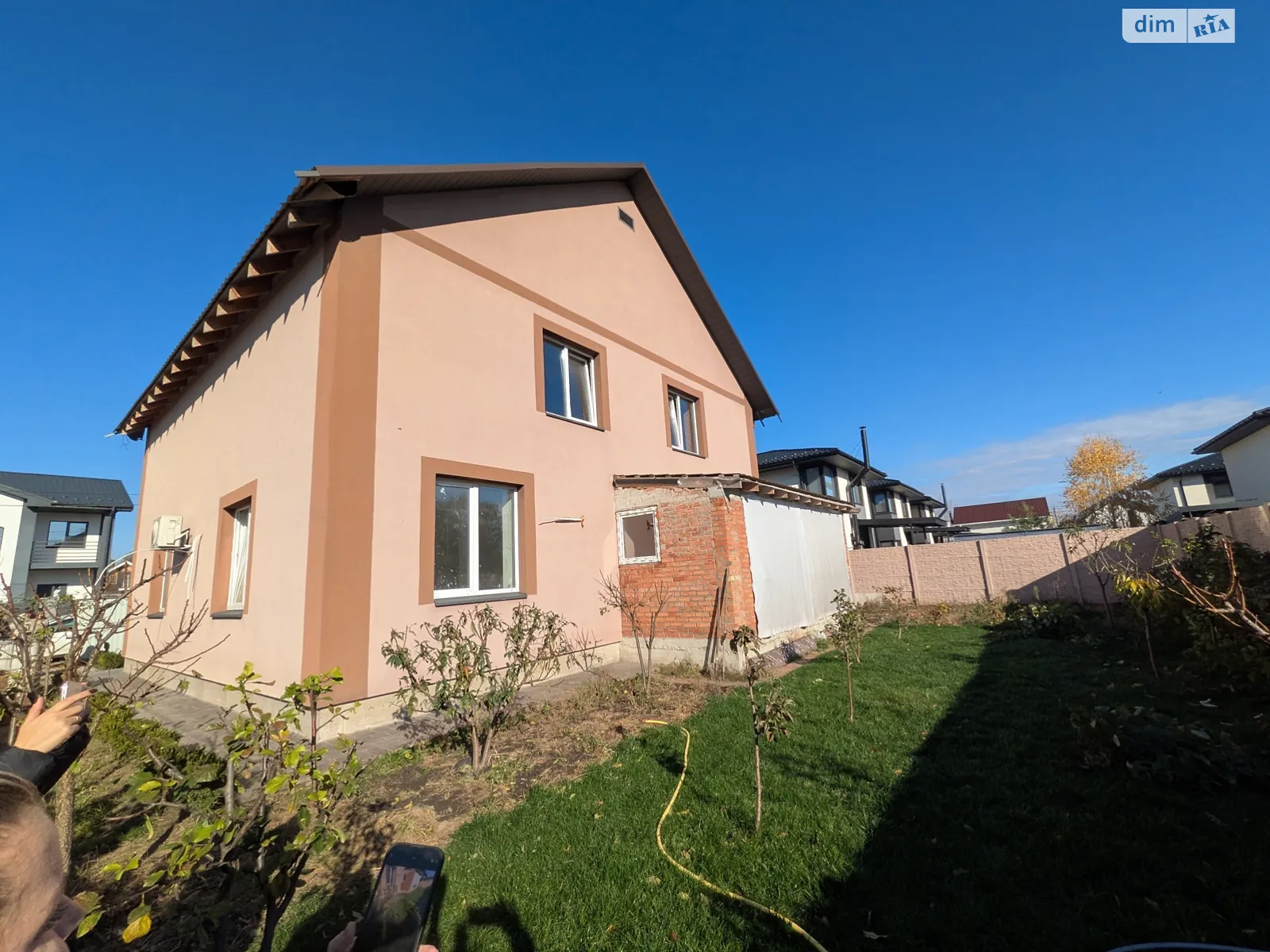 Продается дом на 2 этажа 200 кв. м с подвалом, цена: 225000 $ - фото 1