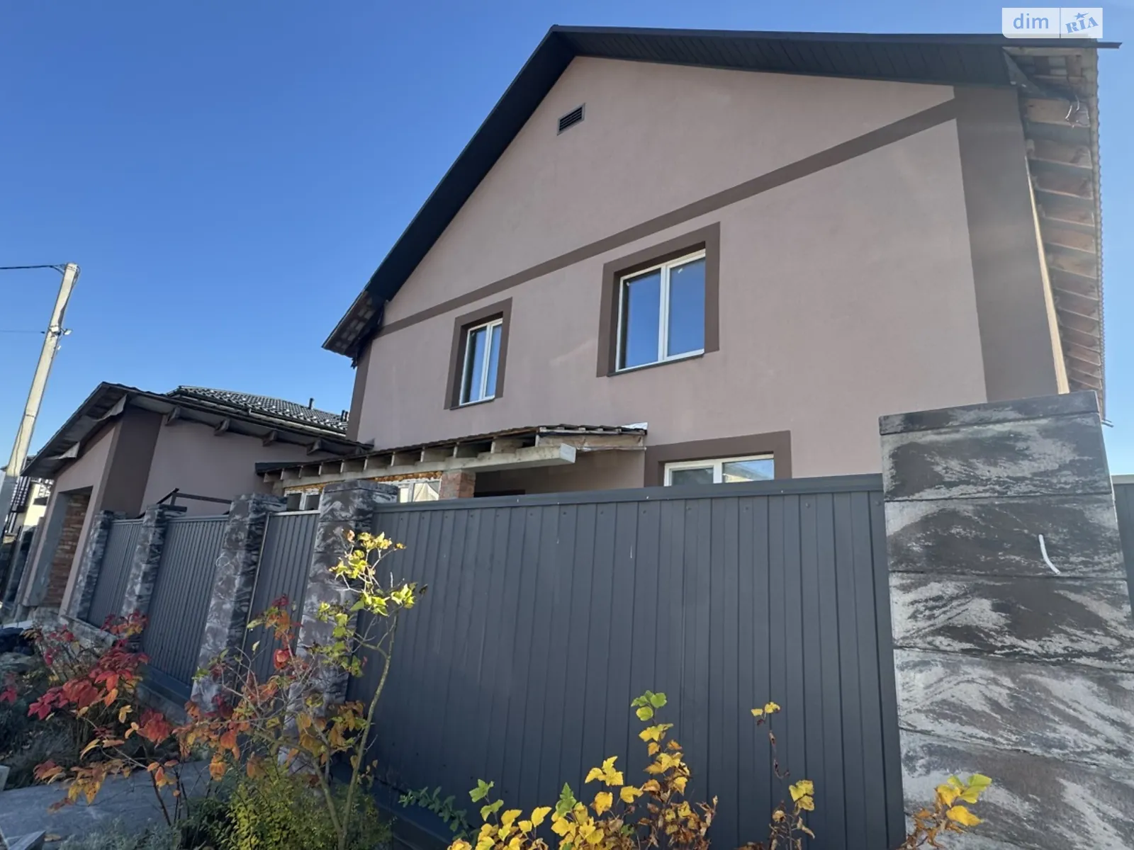 Продается дом на 2 этажа 200 кв. м с балконом, цена: 225000 $ - фото 1