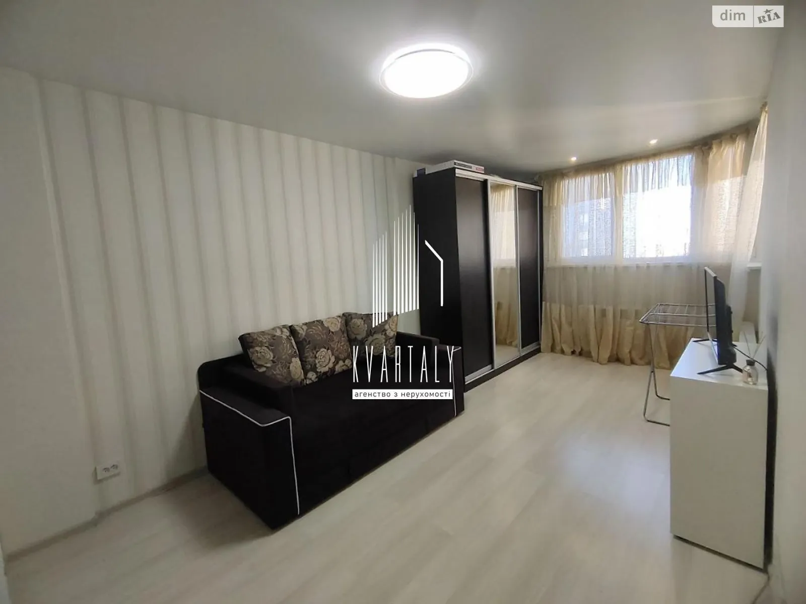 Сдается в аренду 1-комнатная квартира 33 кв. м в Киеве, ул. Сивашская, 12/2 - фото 1