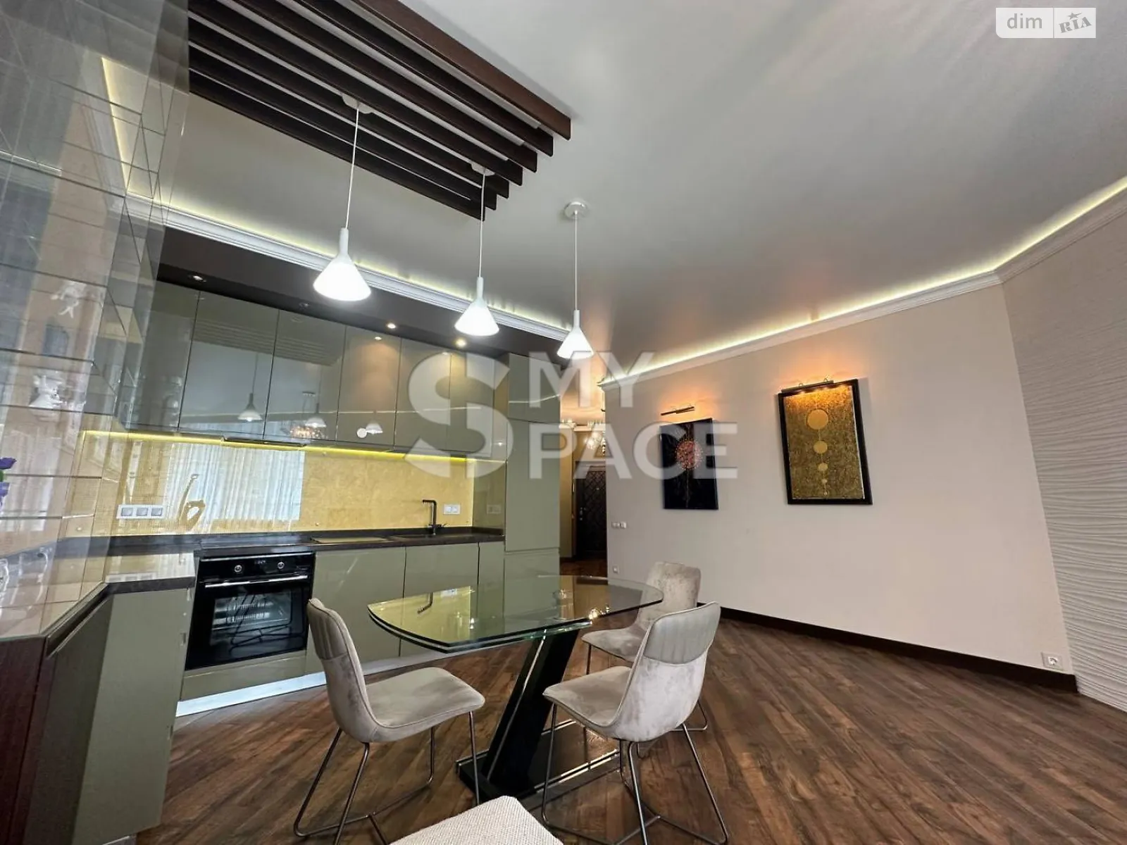 Продается 2-комнатная квартира 108 кв. м в Киеве, ул. Коновальца Евгения, 44А - фото 1