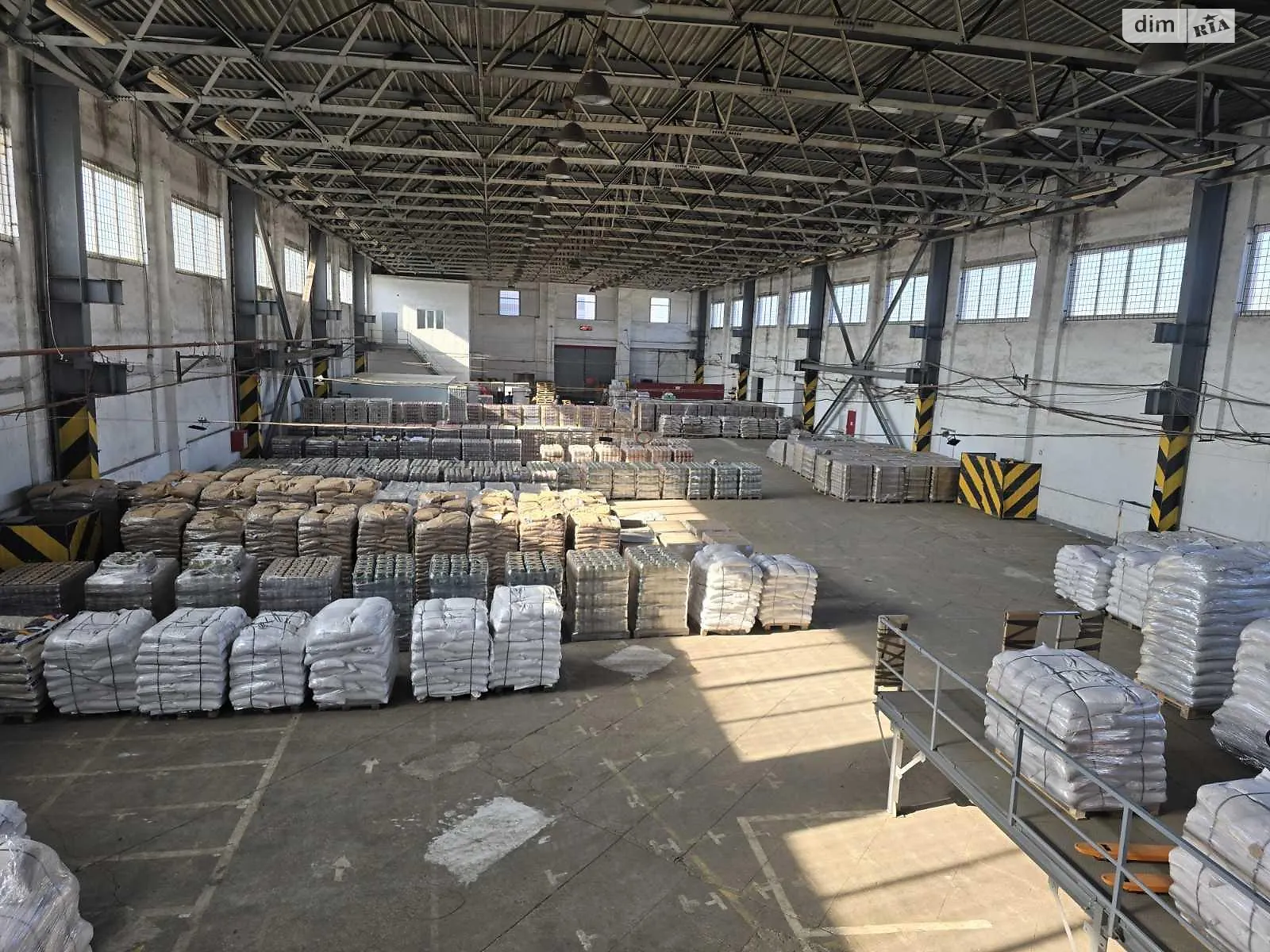 Сдается в аренду помещения свободного назначения 2000 кв. м в 1-этажном здании, цена: 250000 грн - фото 1
