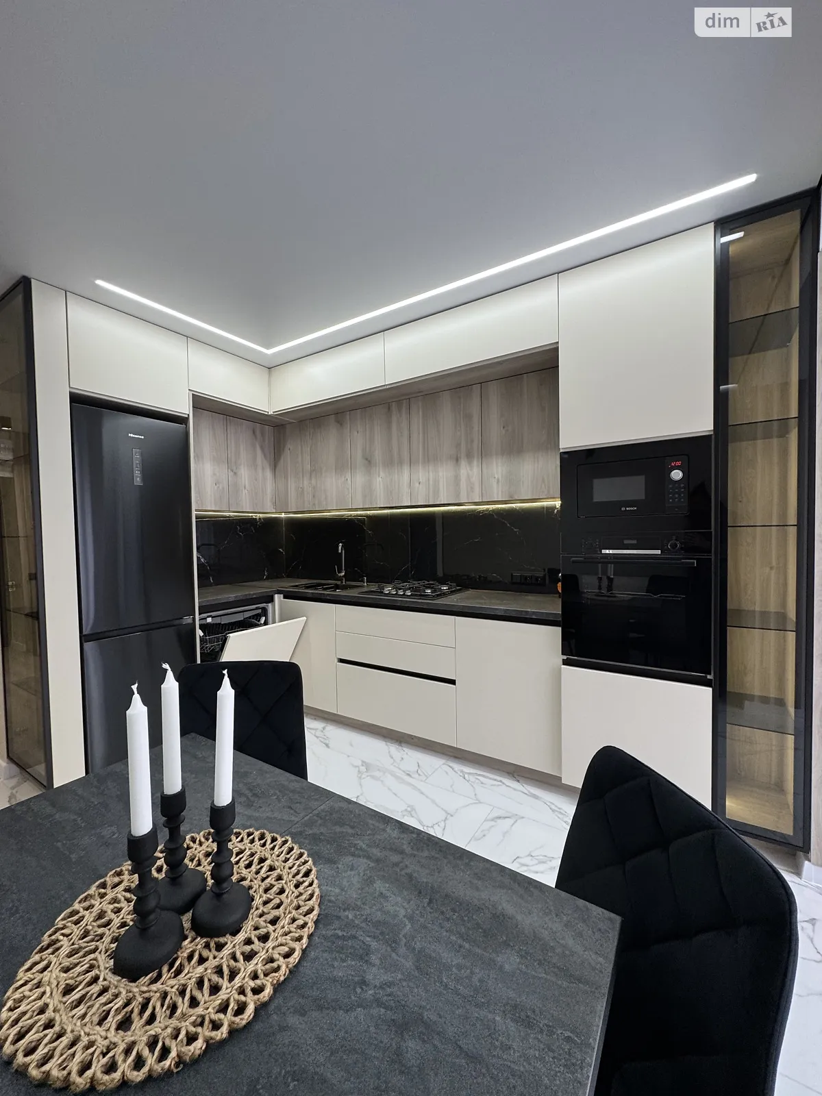 Продается 2-комнатная квартира 70.5 кв. м в Ивано-Франковске, ул. Княгинин, 44 корпус 21 - фото 1