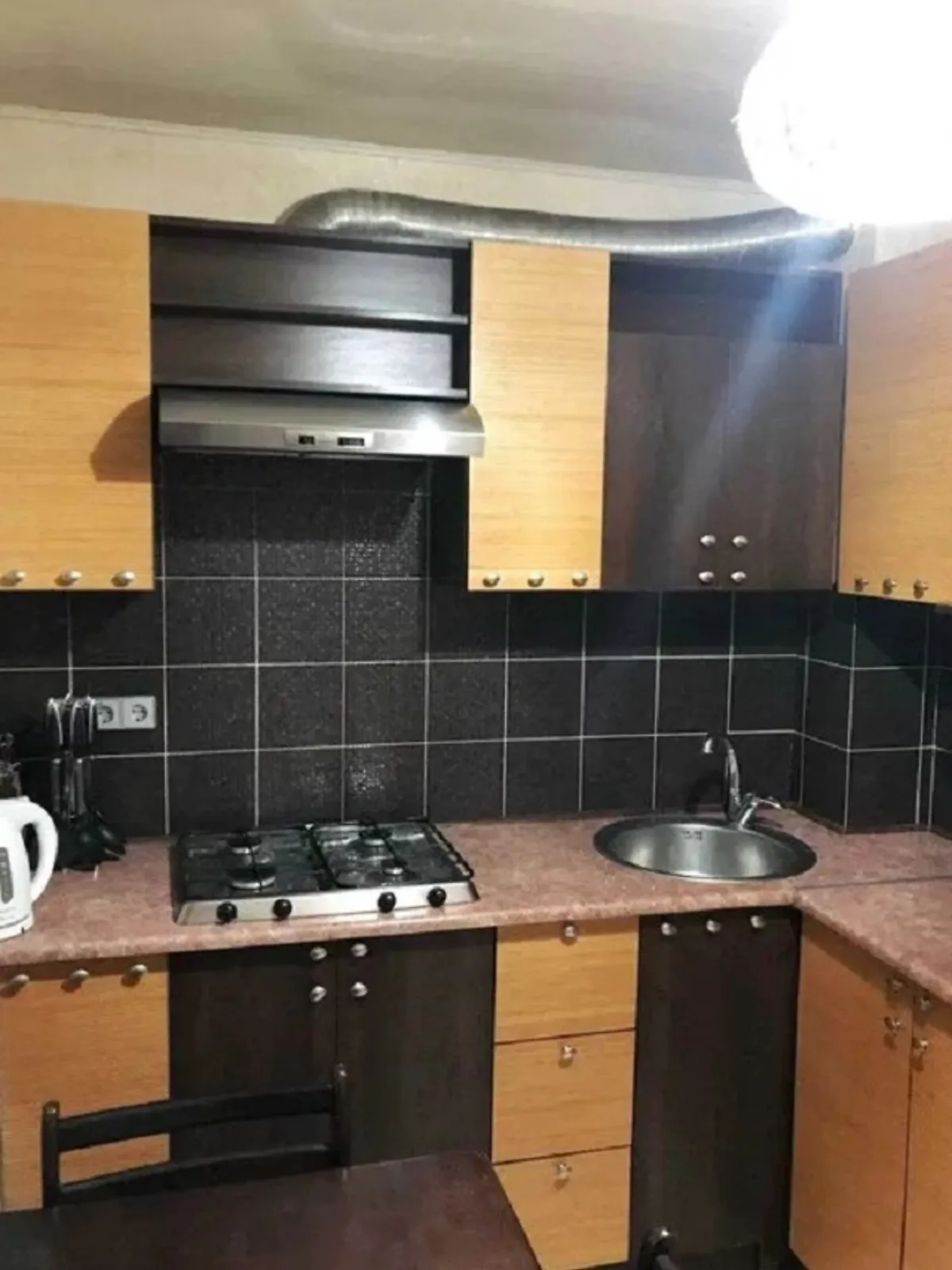 Продается 1-комнатная квартира 33 кв. м в Харькове, ул. Гвардейцев-Широнинцев, 40 - фото 1