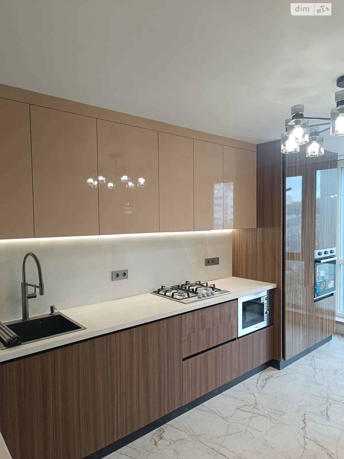 3-комнатная квартира 83 кв. м в Тернополе, пер. Кирпичный - фото 1