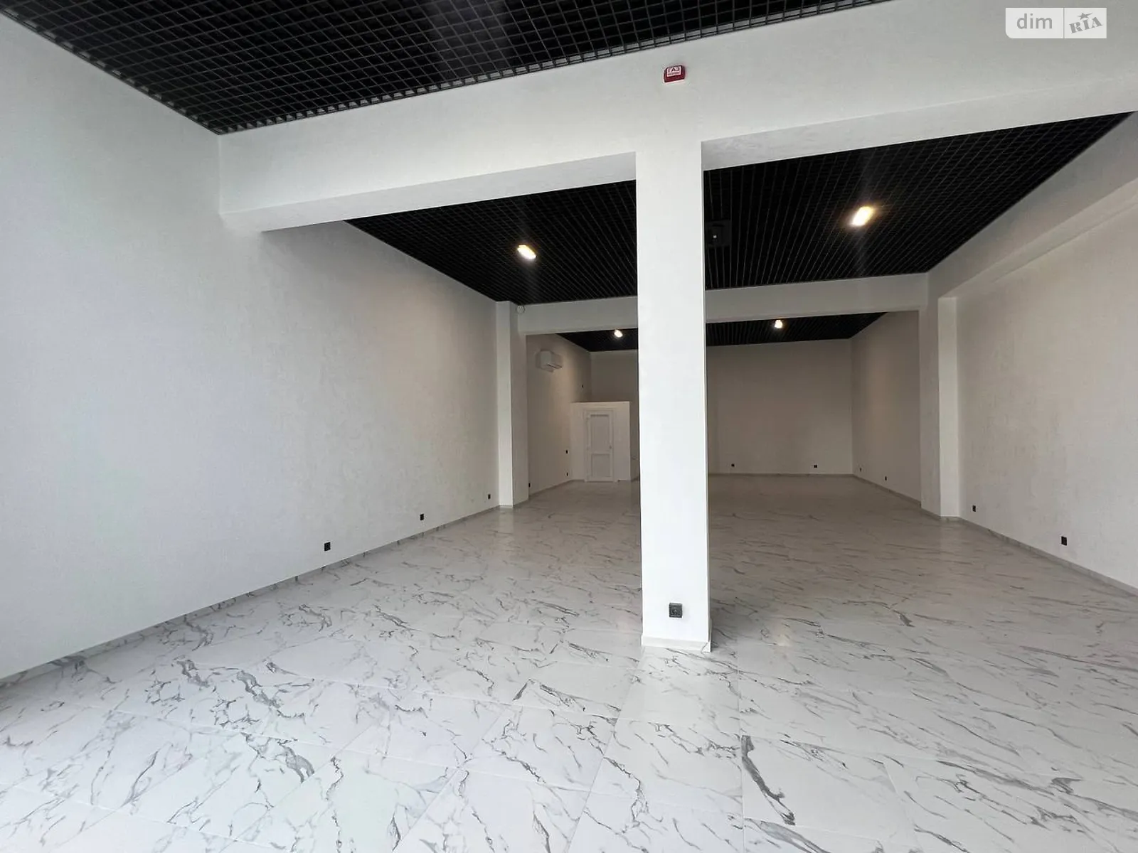 Сдается в аренду помещения свободного назначения 106.3 кв. м в 7-этажном здании, цена: 61800 грн - фото 1